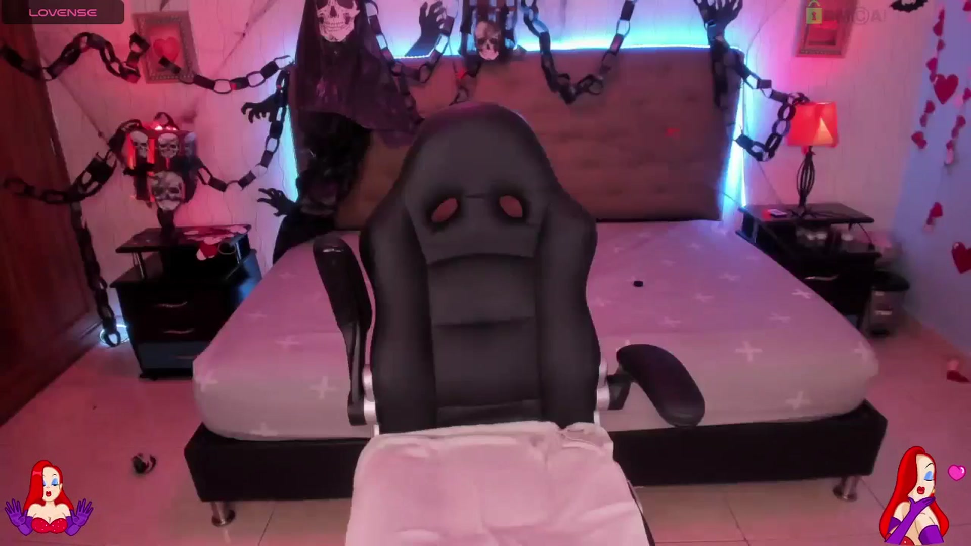 Gallery image thumbnail from saratatoo_'s myfreecams stream on, 10/31/2024, 09:50 image 12 of 20