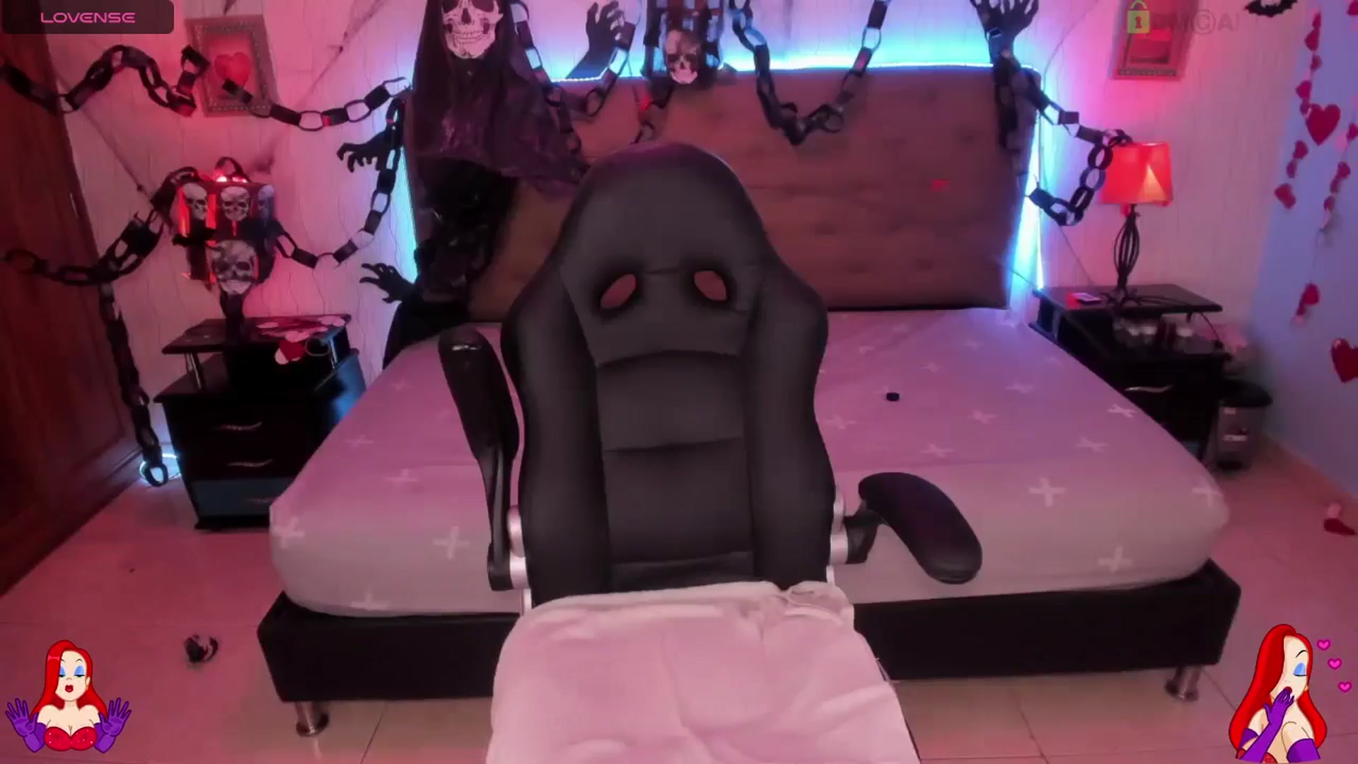 Gallery image thumbnail from saratatoo_'s myfreecams stream on, 10/31/2024, 09:50 image 15 of 20