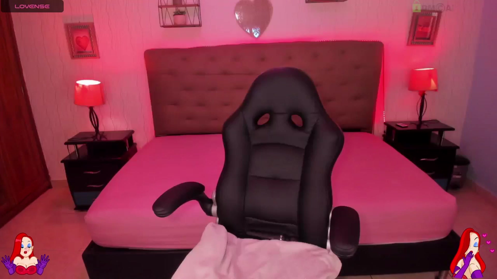 Gallery image thumbnail from saratatoo_'s myfreecams stream on, 11/14/2024, 08:12 image 2 of 20