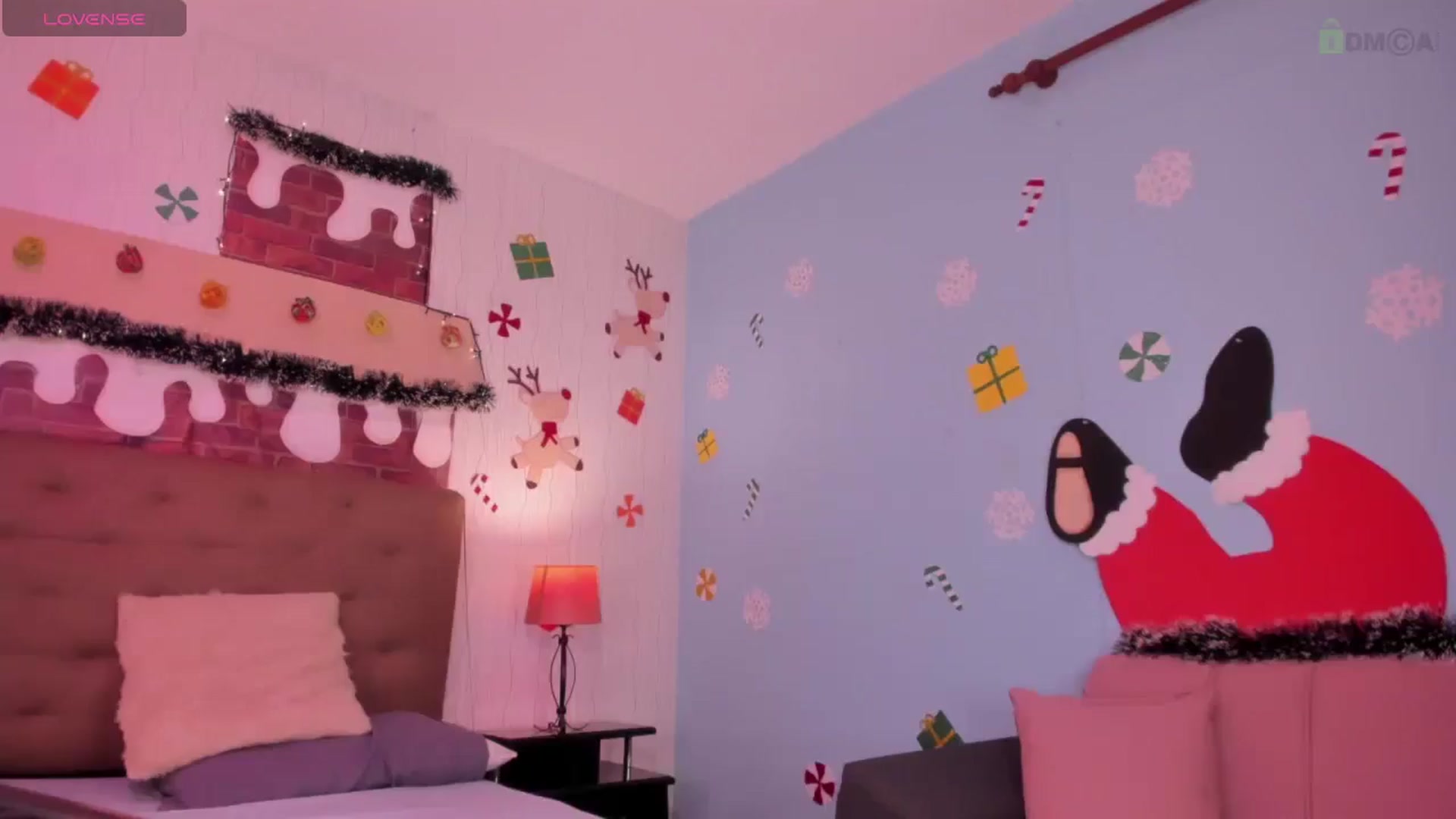 Gallery image thumbnail from saratatoo_'s myfreecams stream on, 12/15/2024, 08:11 image 19 of 20