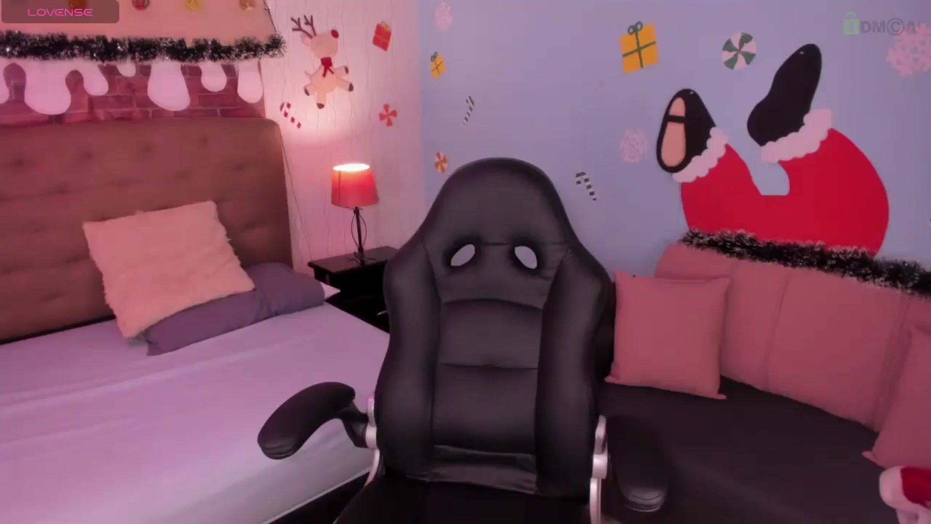Gallery image thumbnail from saratatoo_'s myfreecams stream on, 12/15/2024, 08:11 image 5 of 20