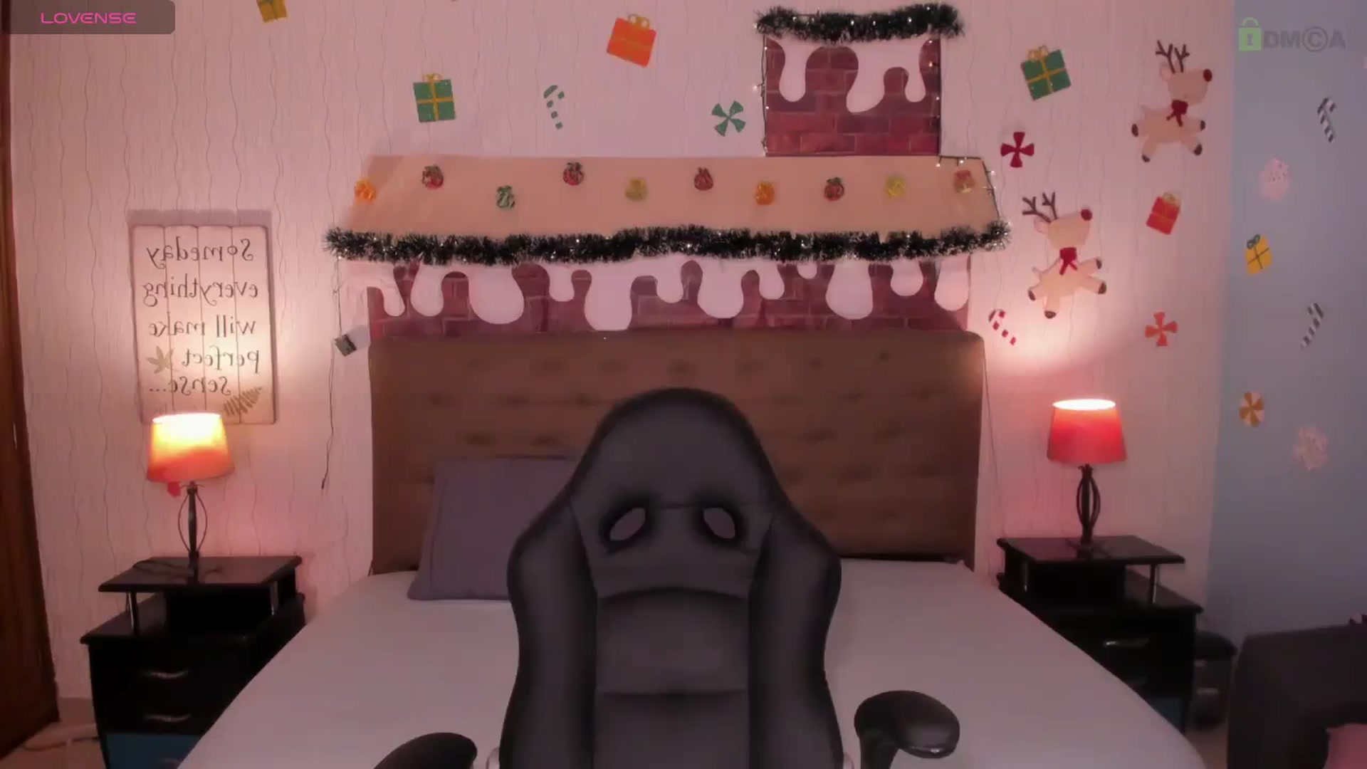 Gallery image thumbnail from saratatoo_'s myfreecams stream on, 12/19/2024, 08:56 image 4 of 20