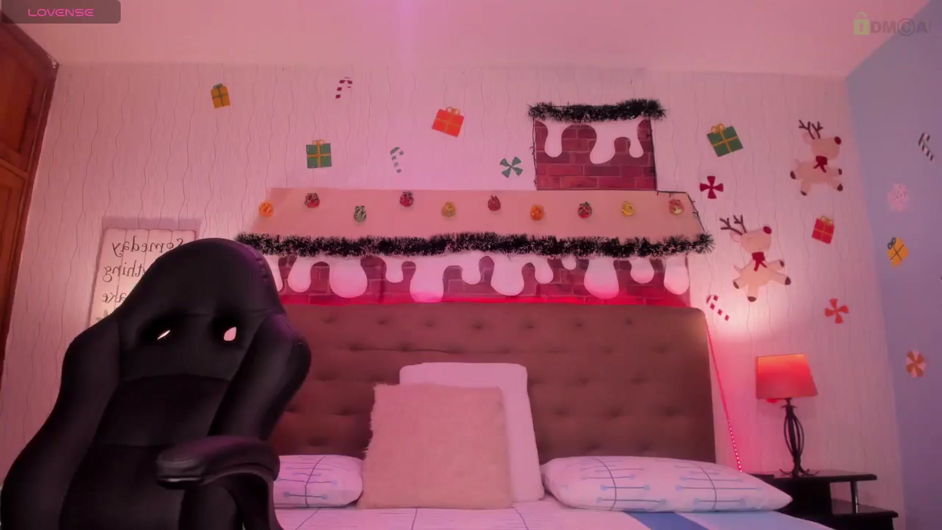 Gallery image thumbnail from saratatoo_'s myfreecams stream on, 12/24/2024, 11:21 image 17 of 20