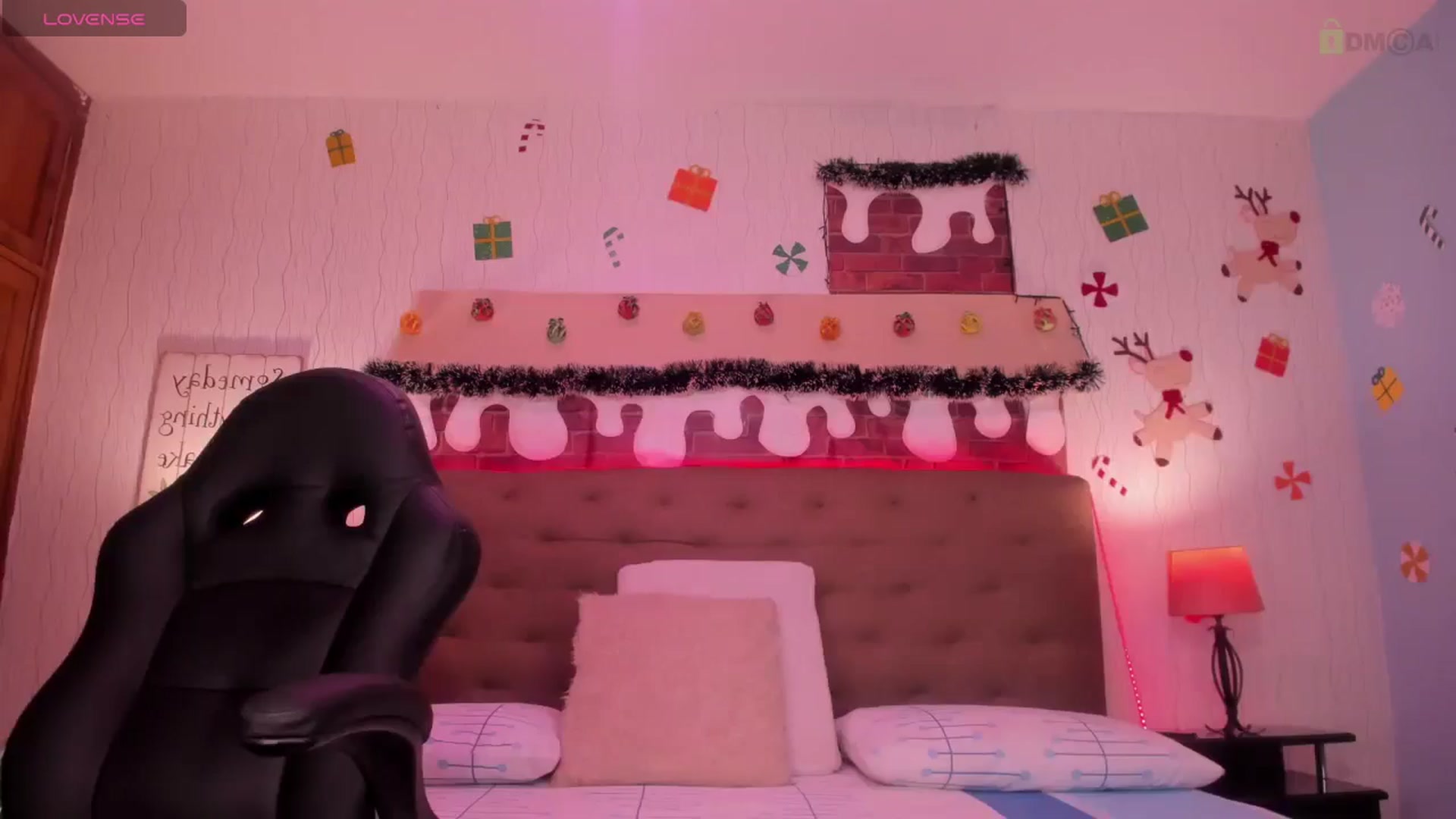 Gallery image thumbnail from saratatoo_'s myfreecams stream on, 12/24/2024, 11:21 image 18 of 20