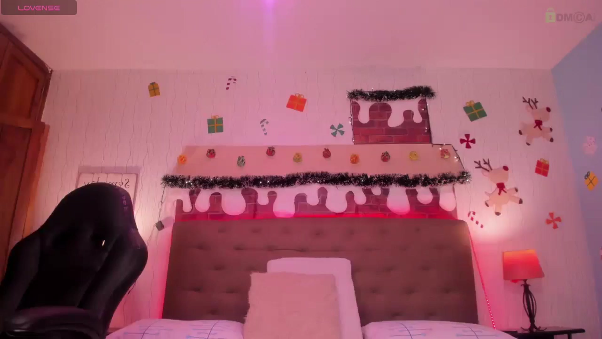 Gallery image thumbnail from saratatoo_'s myfreecams stream on, 12/24/2024, 12:40 image 16 of 20