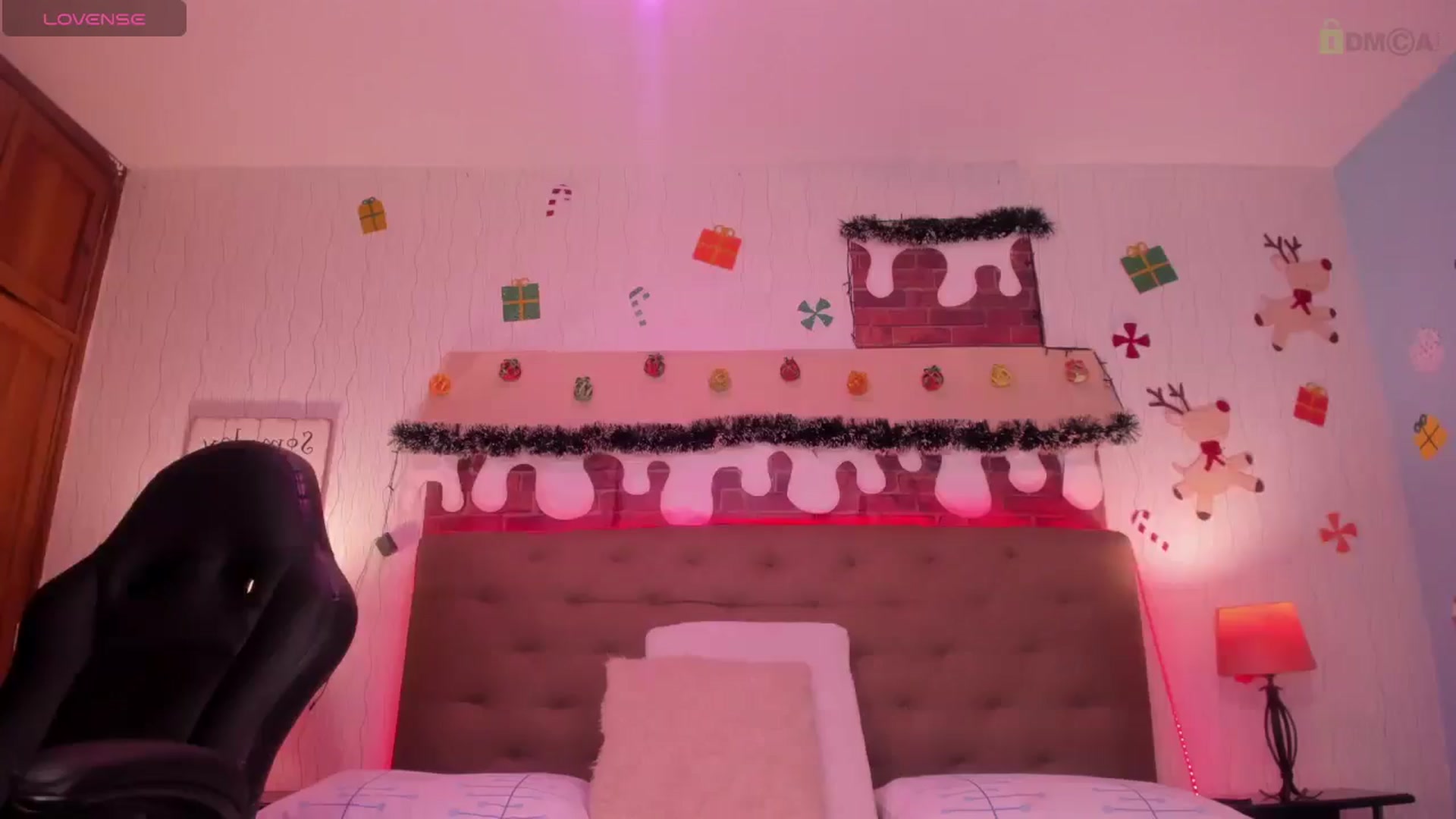 Gallery image thumbnail from saratatoo_'s myfreecams stream on, 12/24/2024, 12:40 image 7 of 20