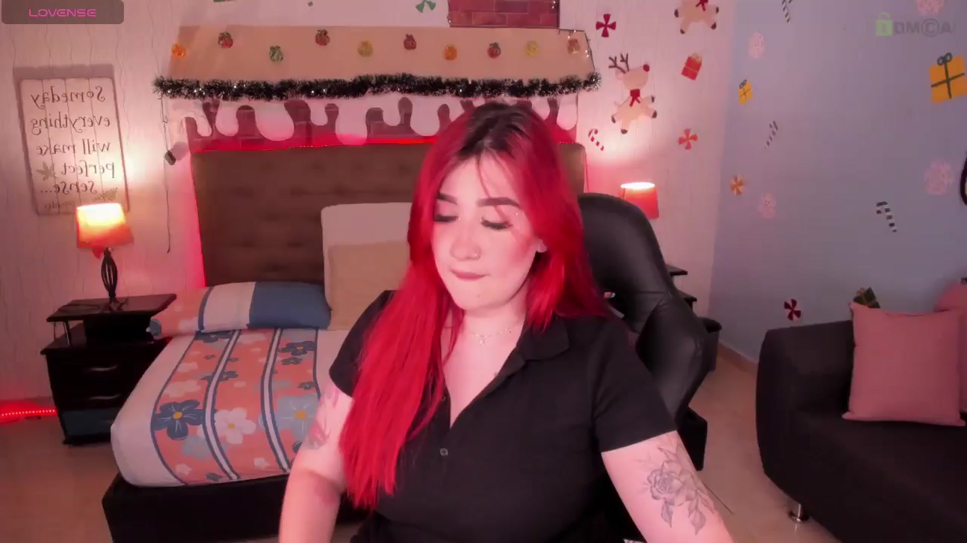 Gallery image thumbnail from saratatoo_'s myfreecams stream on, 12/28/2024, 08:39 image 1 of 20