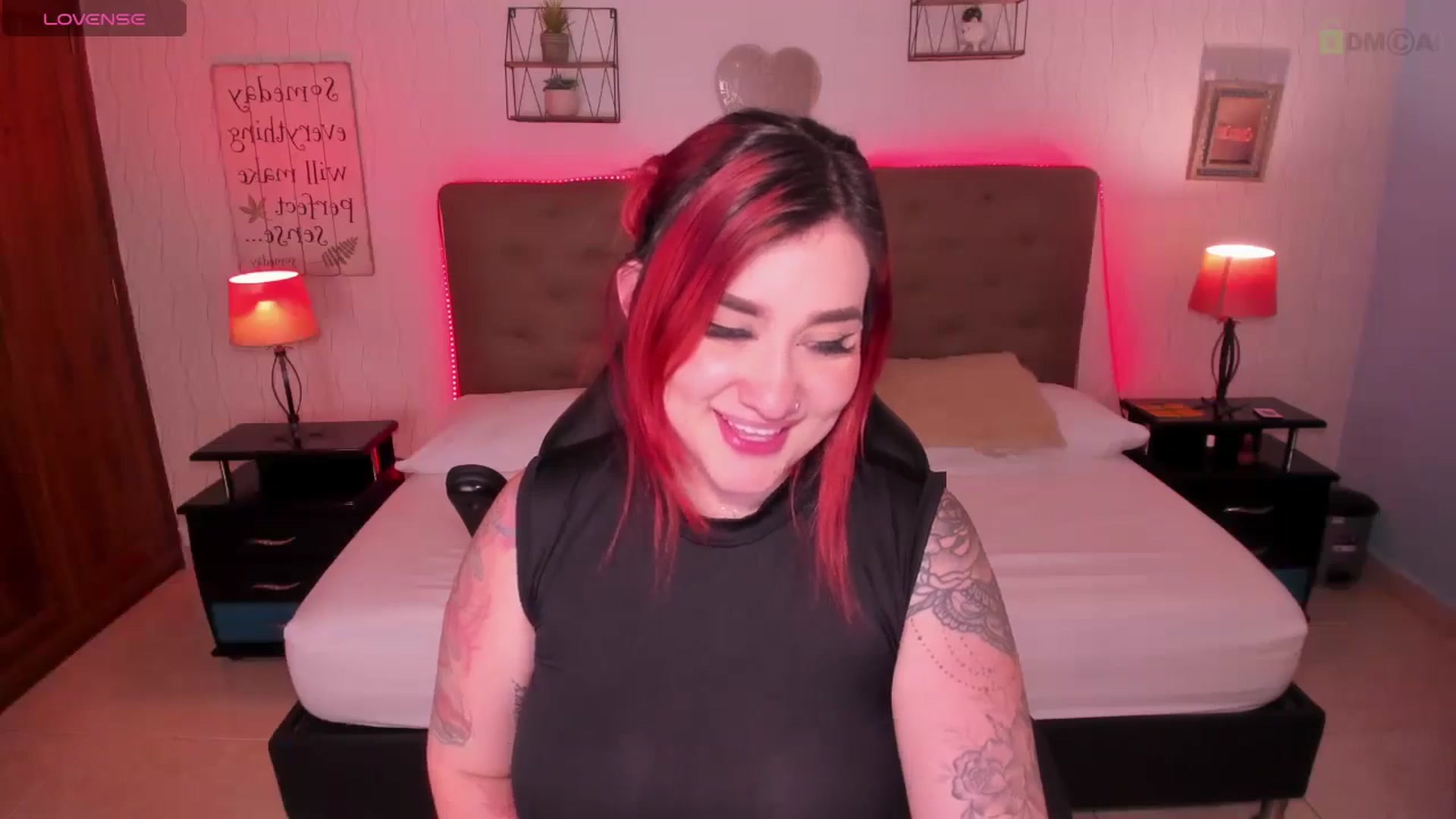 Gallery image thumbnail from saratatoo_'s myfreecams stream on, 01/25/2025, 09:00 image 10 of 20