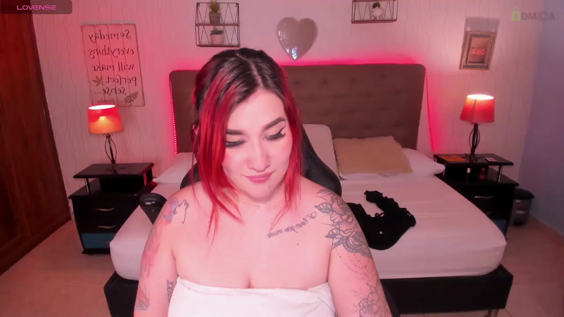 Gallery image thumbnail from saratatoo_'s myfreecams stream on, 01/25/2025, 09:00 image 19 of 20
