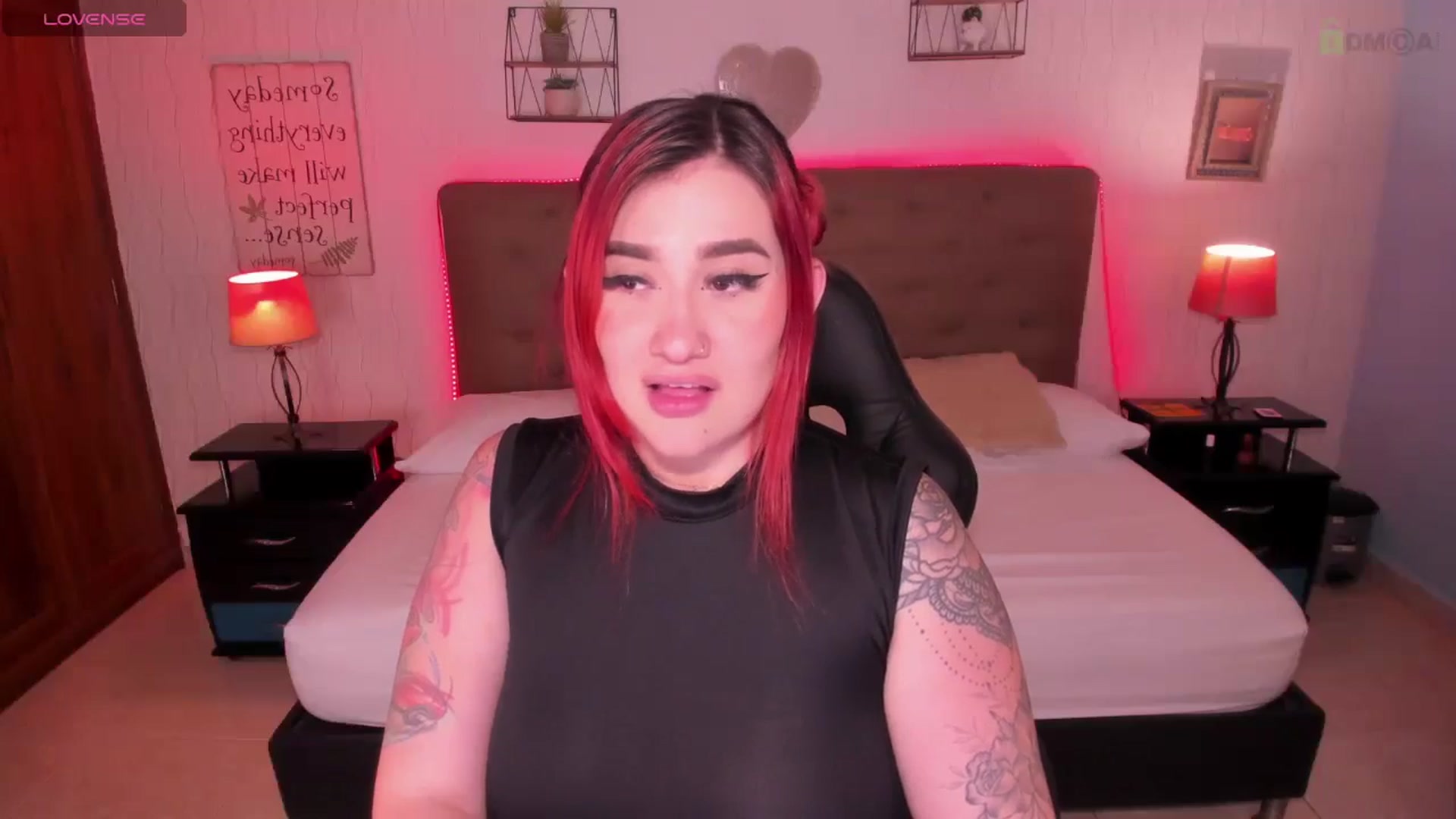 Gallery image thumbnail from saratatoo_'s myfreecams stream on, 01/25/2025, 09:00 image 11 of 20