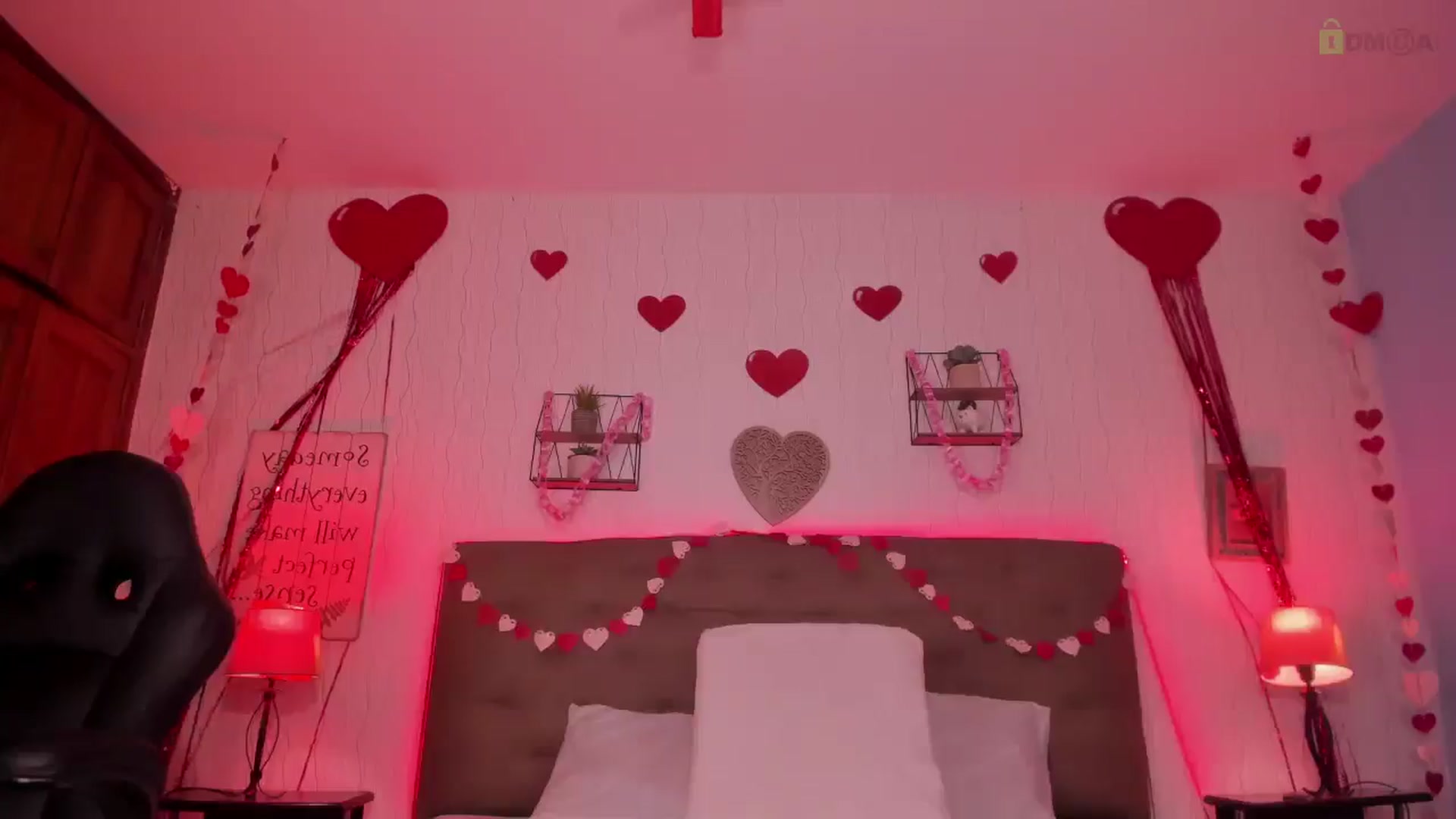 Gallery image thumbnail from saratatoo_'s myfreecams stream on, 02/14/2025, 08:26 image 9 of 20