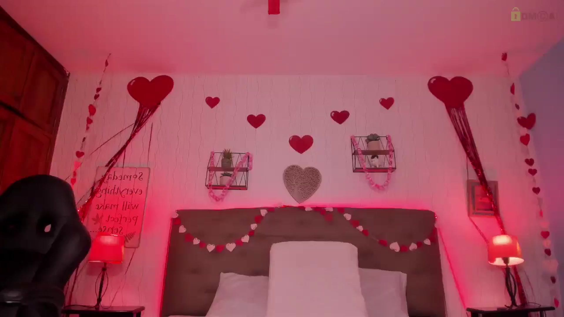 Gallery image thumbnail from saratatoo_'s myfreecams stream on, 02/14/2025, 08:26 image 11 of 20