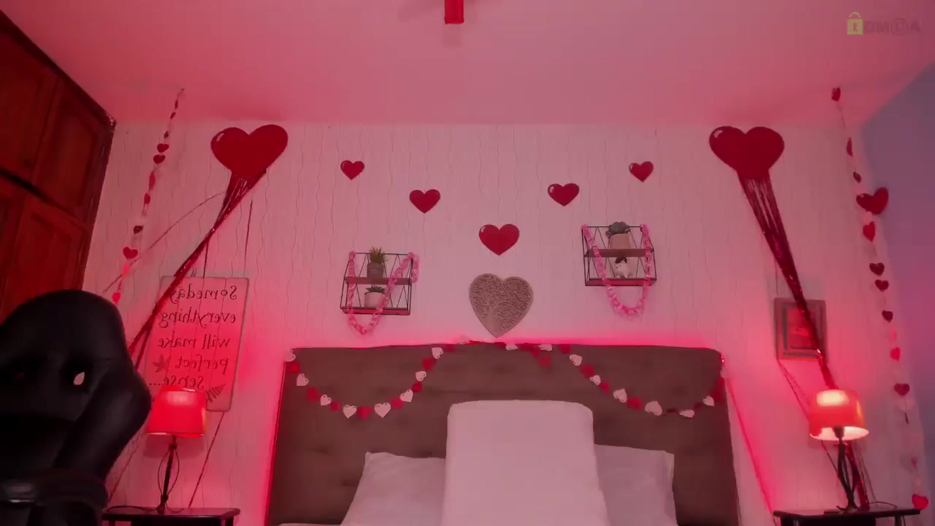 Gallery image thumbnail from saratatoo_'s myfreecams stream on, 02/14/2025, 08:26 image 12 of 20
