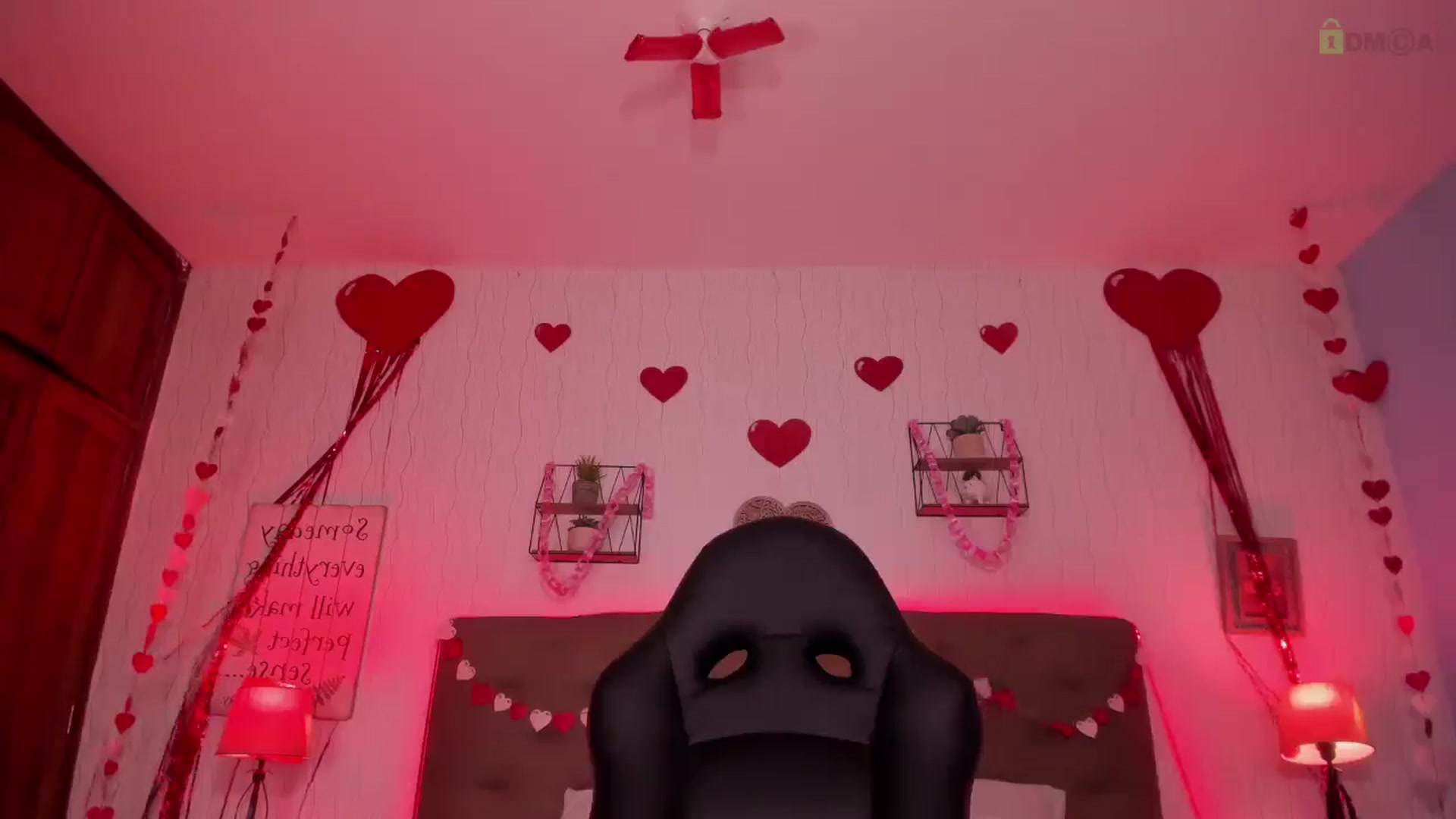 Gallery image thumbnail from saratatoo_'s myfreecams stream on, 02/14/2025, 09:32 image 4 of 20