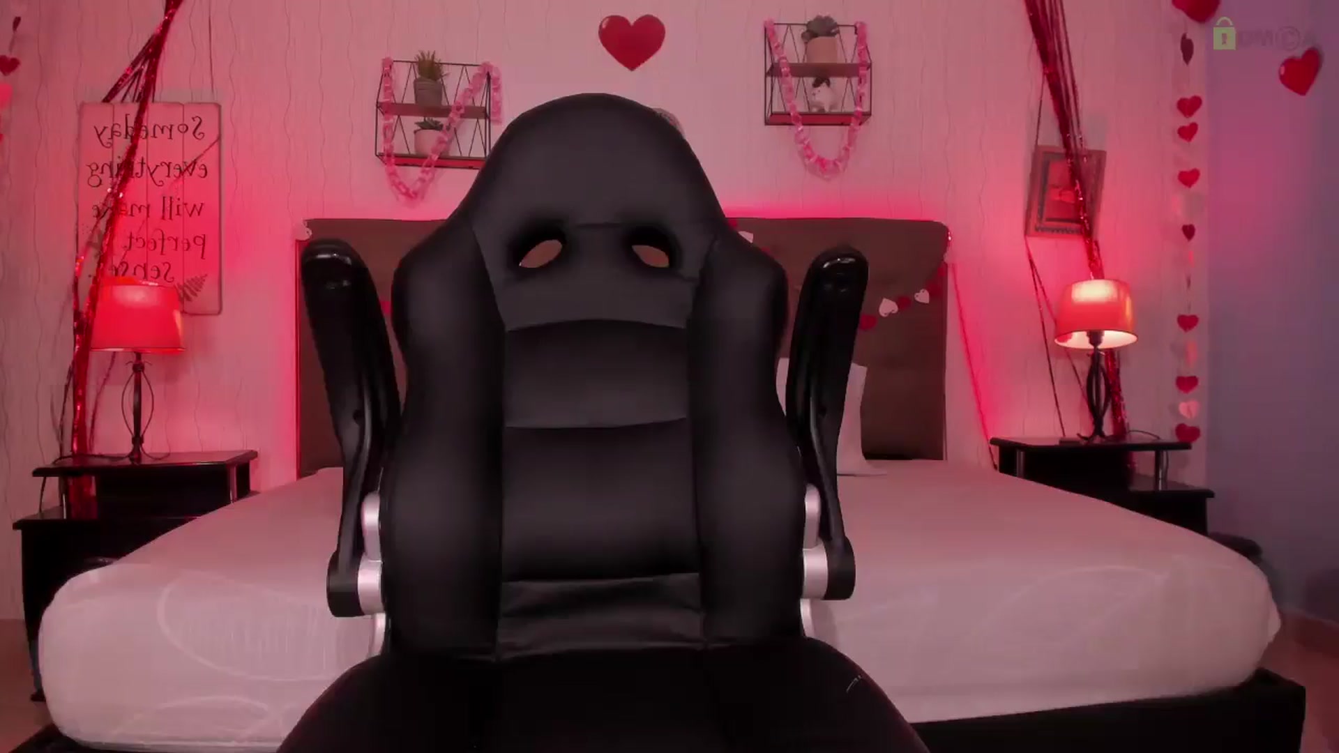 Gallery image thumbnail from saratatoo_'s myfreecams stream on, 02/14/2025, 09:32 image 12 of 20