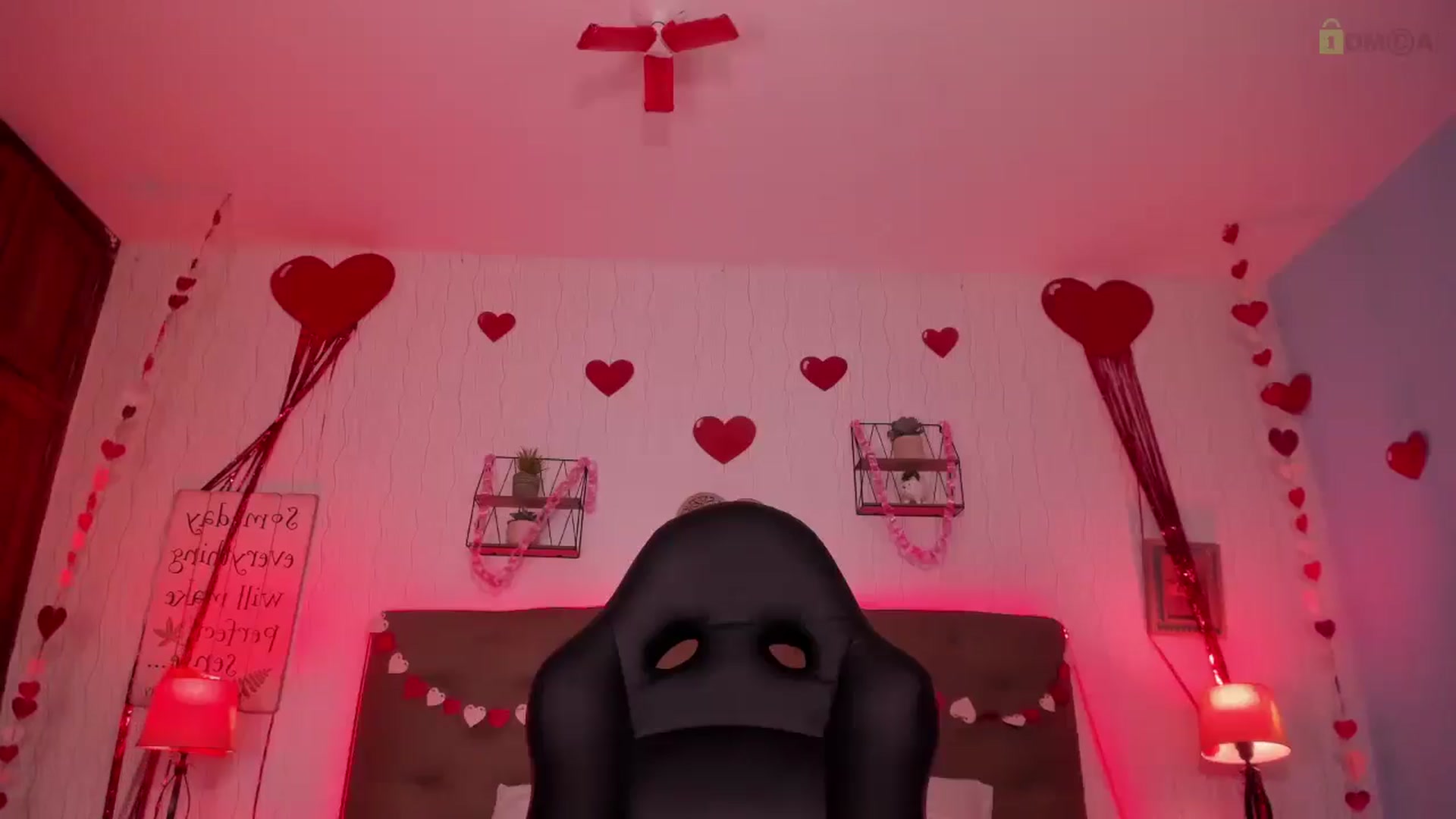Gallery image thumbnail from saratatoo_'s myfreecams stream on, 02/14/2025, 09:32 image 2 of 20