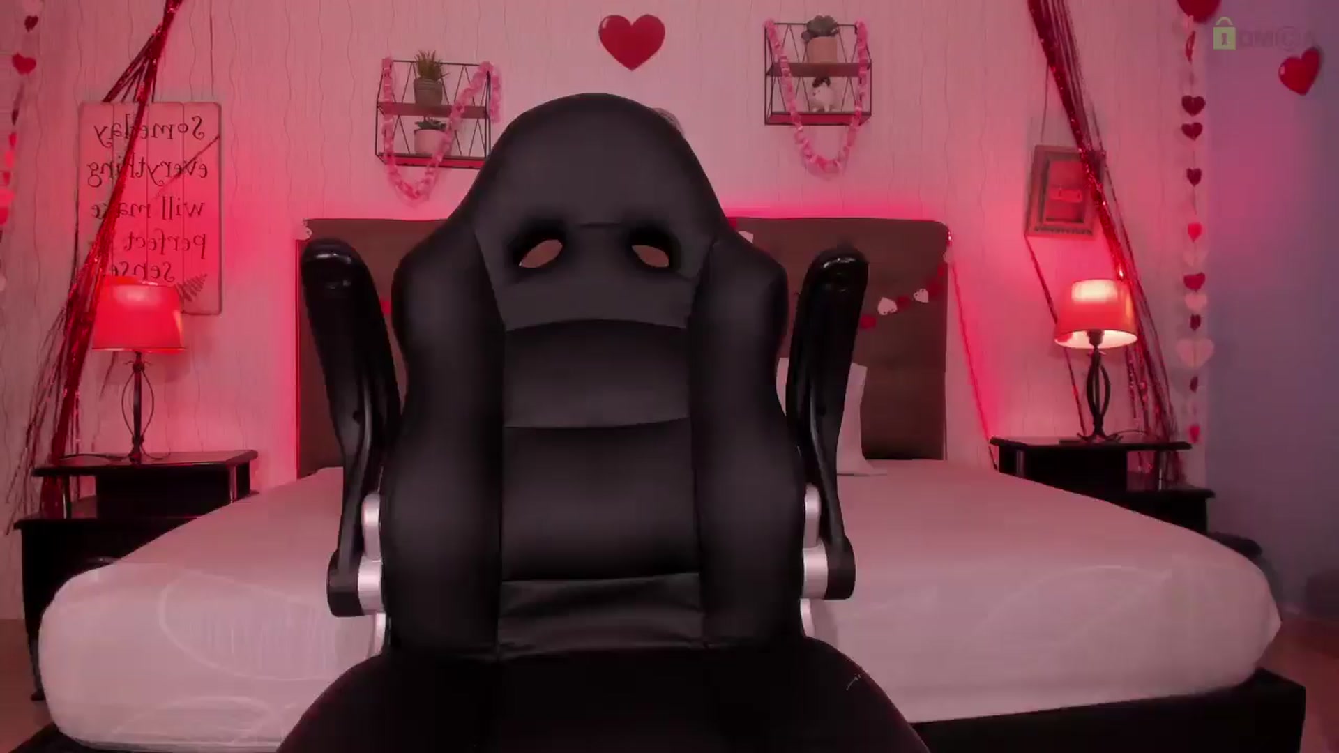 Gallery image thumbnail from saratatoo_'s myfreecams stream on, 02/14/2025, 09:32 image 14 of 20