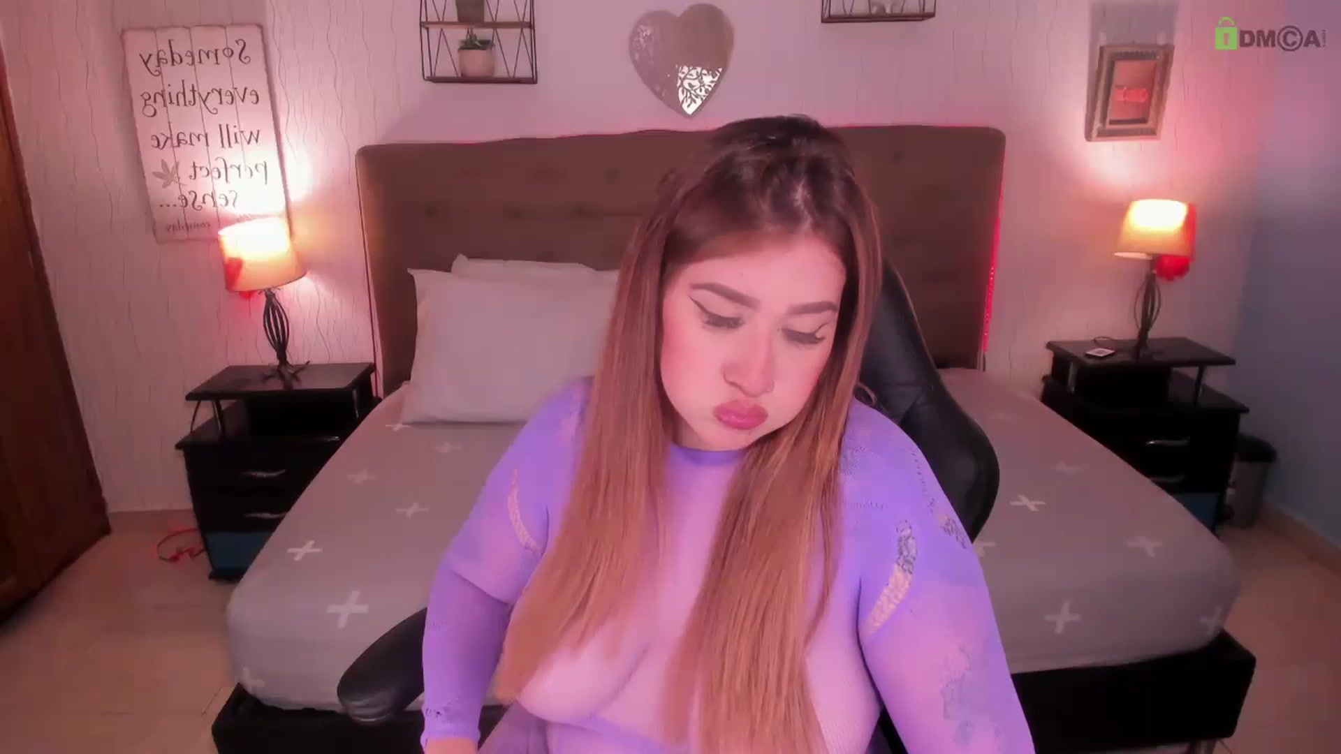Gallery image thumbnail from saratatoo_'s myfreecams stream on, 03/29/2025, 06:30 image 18 of 20