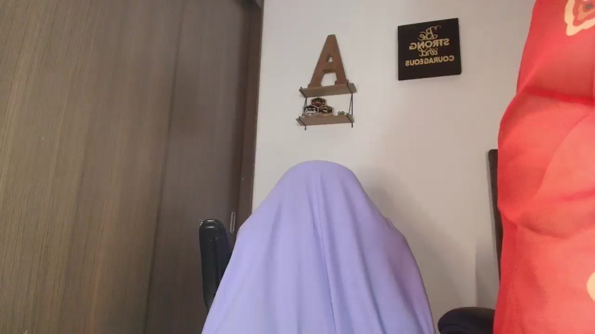 Gallery image thumbnail from saratatoo_'s myfreecams stream on, 04/23/2025, 07:00 image 1 of 20