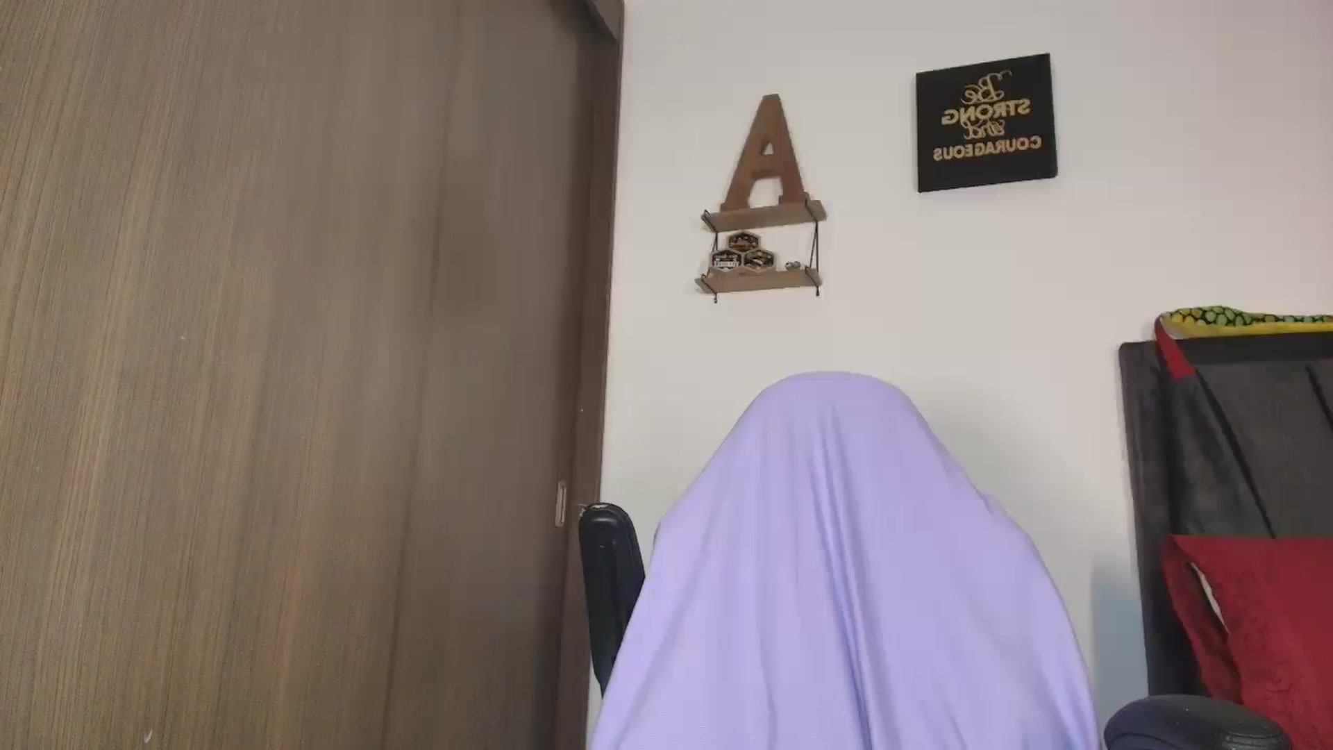 Gallery image thumbnail from saratatoo_'s myfreecams stream on, 04/23/2025, 07:00 image 6 of 20