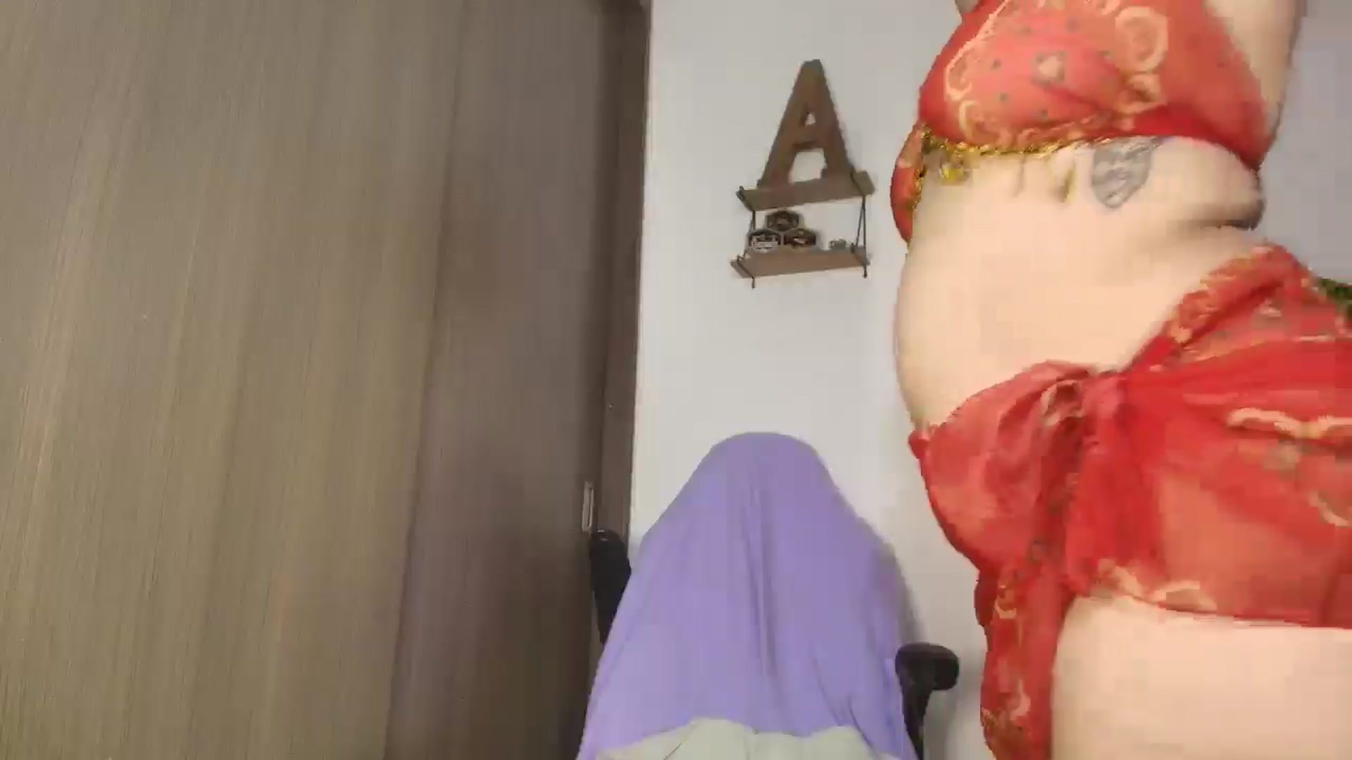 Gallery image thumbnail from saratatoo_'s myfreecams stream on, 04/23/2025, 07:00 image 17 of 20