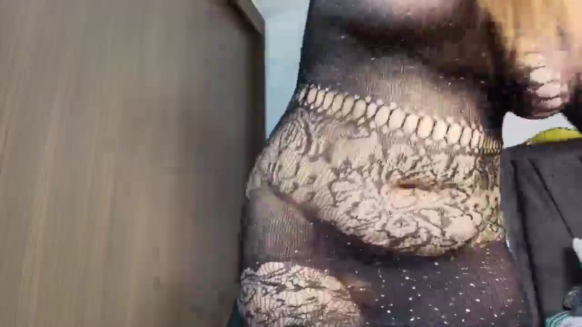 Gallery image thumbnail from saratatoo_'s myfreecams stream on, 06/10/2025, 06:59 image 11 of 20