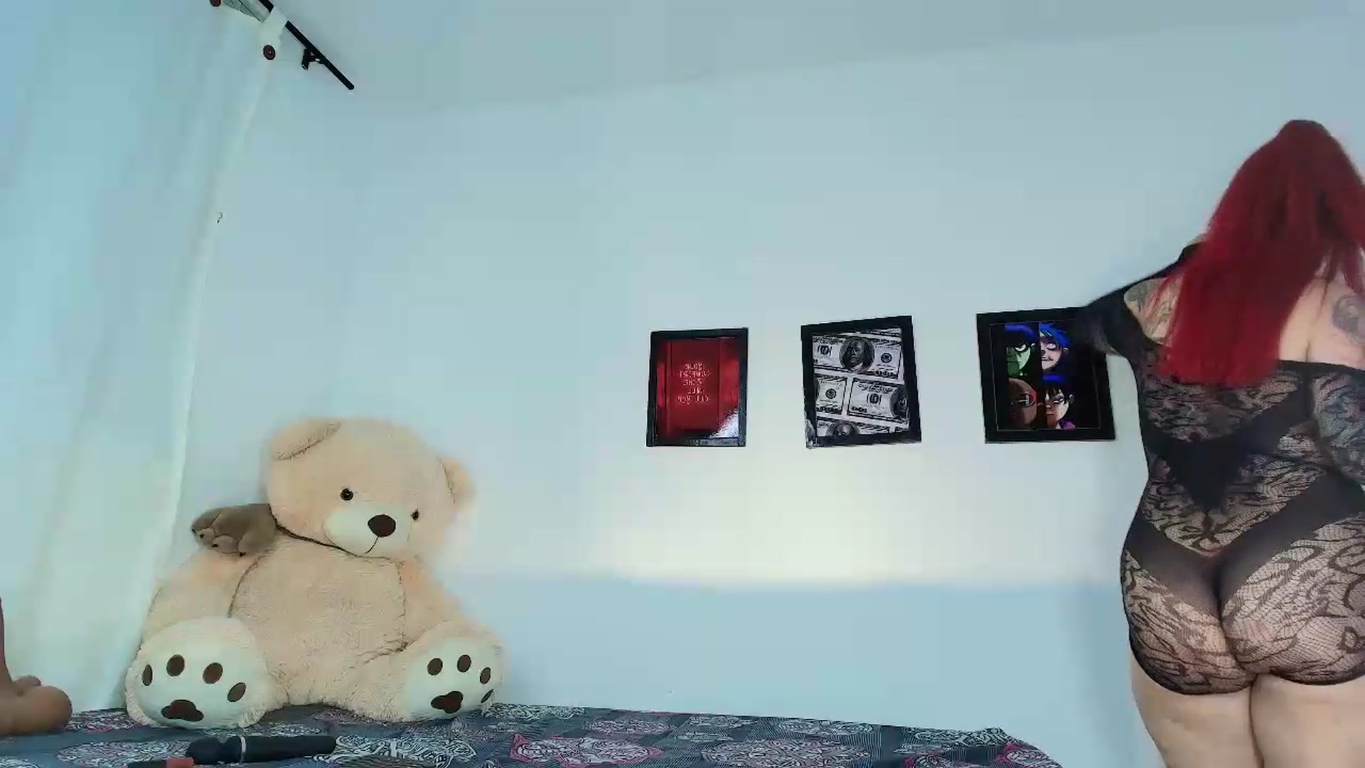 Gallery image thumbnail from saratatoo_'s myfreecams stream on, 09/12/2026, 01:35 image 11 of 20