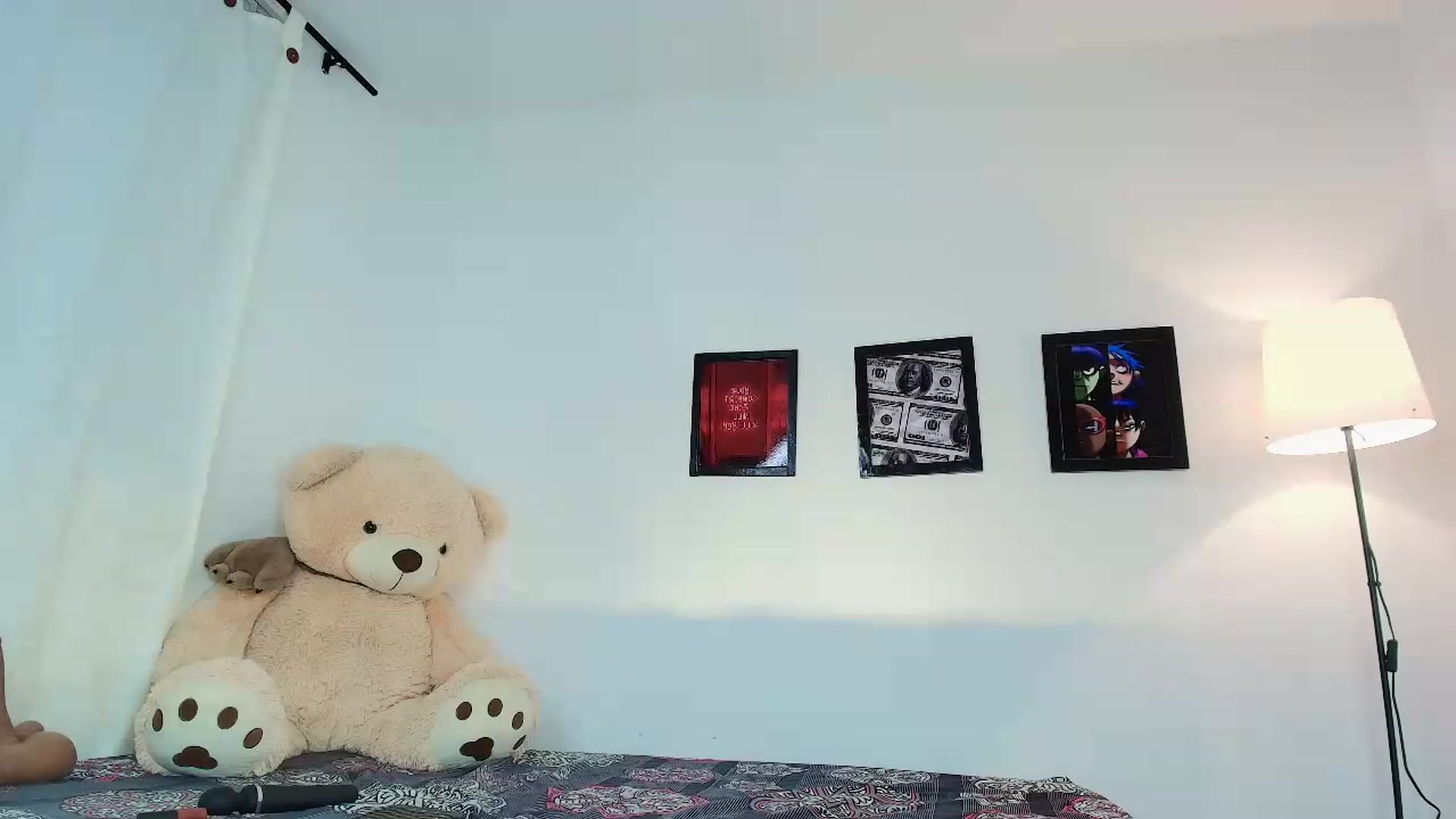 Gallery image thumbnail from saratatoo_'s myfreecams stream on, 09/12/2026, 01:35 image 15 of 20