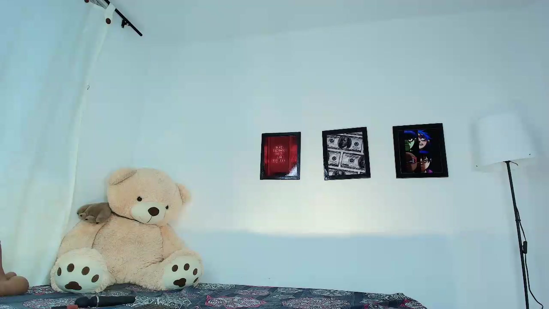 Gallery image thumbnail from saratatoo_'s myfreecams stream on, 09/12/2026, 01:35 image 10 of 20
