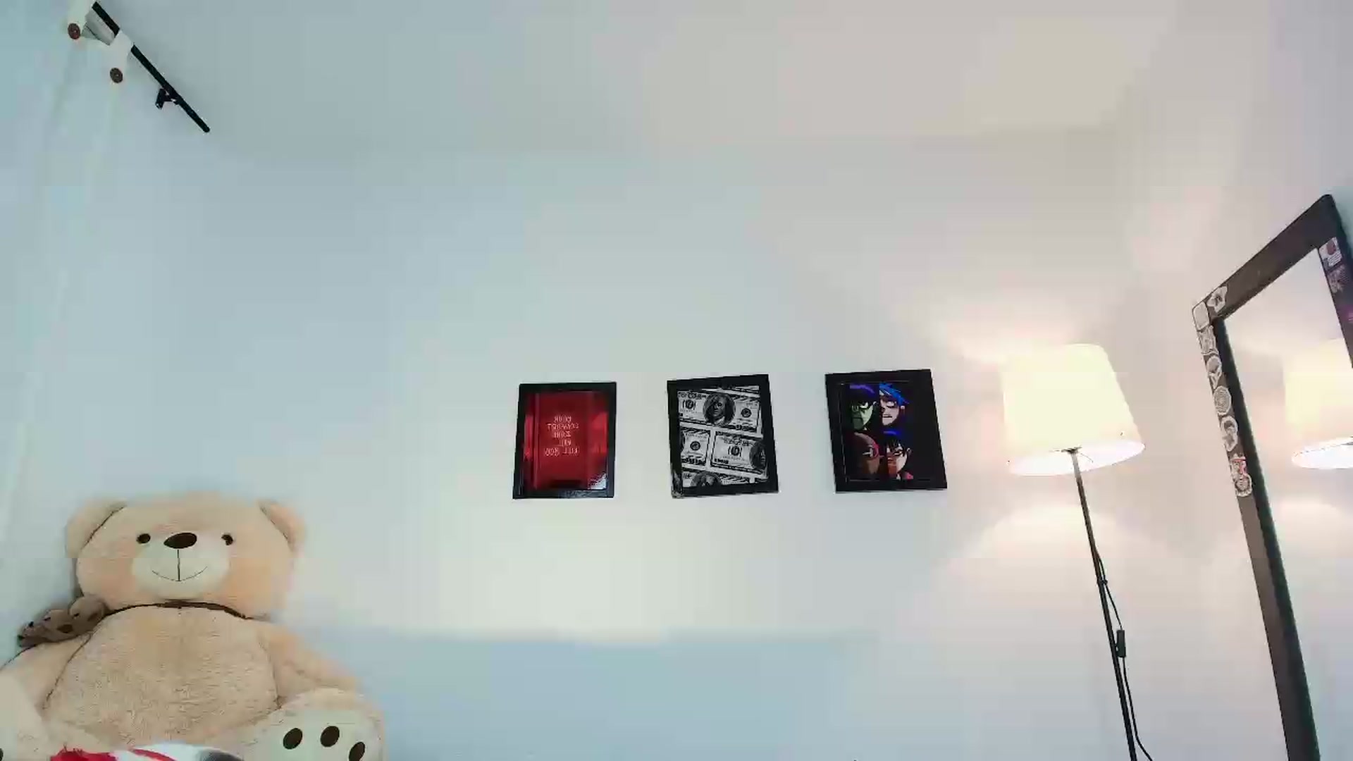 Gallery image thumbnail from saratatoo_'s myfreecams stream on, 09/15/2026, 07:24 image 11 of 20