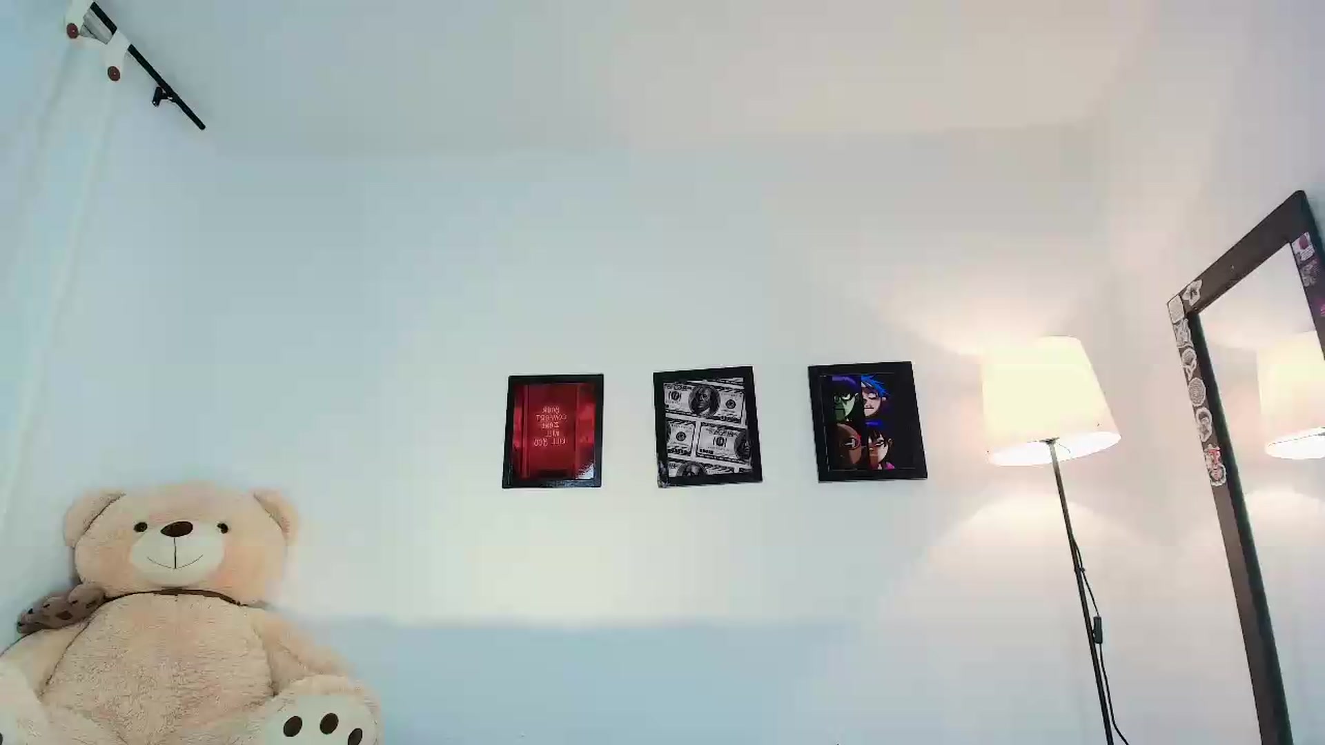 Gallery image thumbnail from saratatoo_'s myfreecams stream on, 09/15/2026, 07:24 image 4 of 20