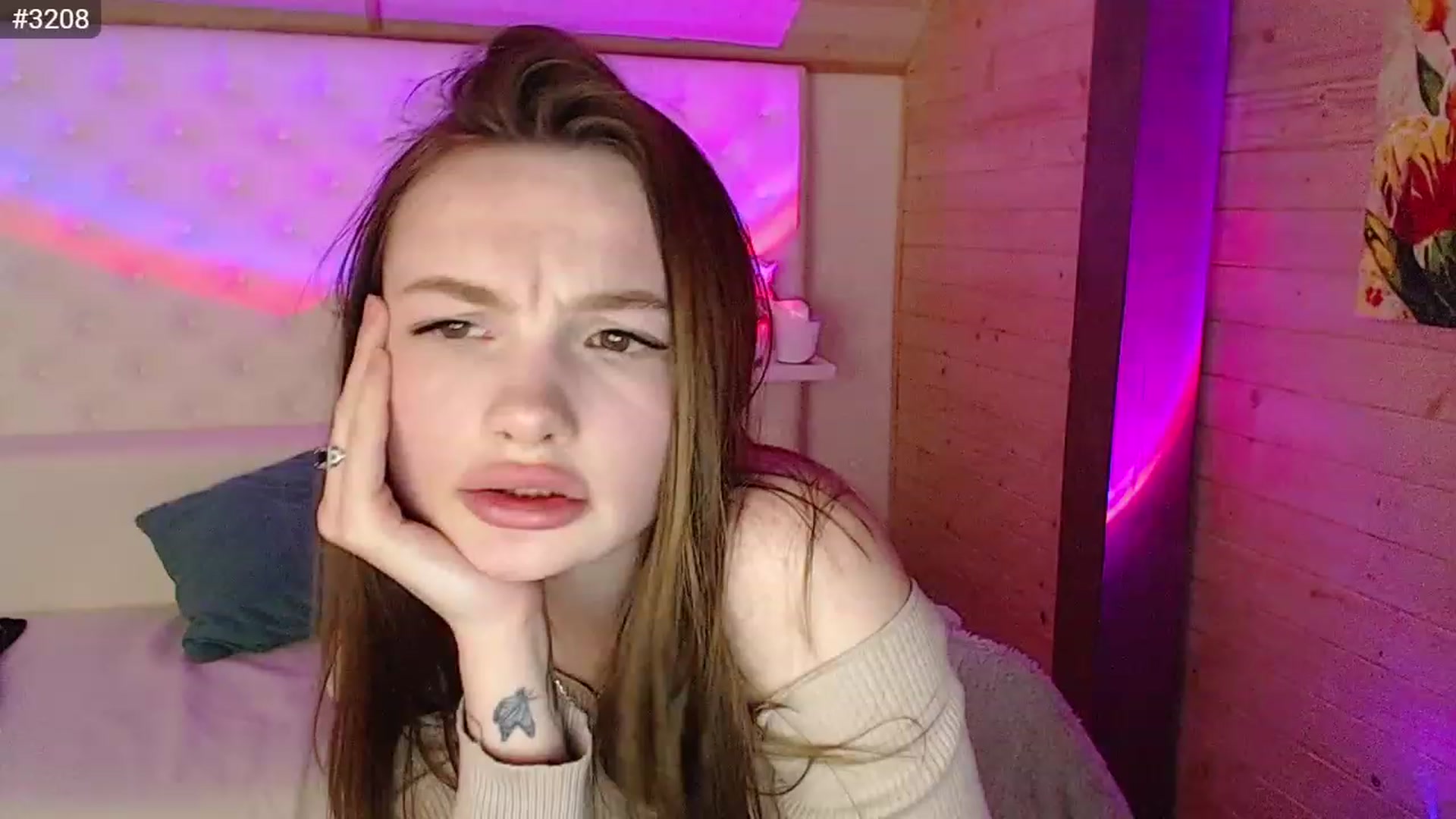 Gallery image thumbnail from sashacom's myfreecams stream on, 03/05/2023, 20:42 image 19 of 20