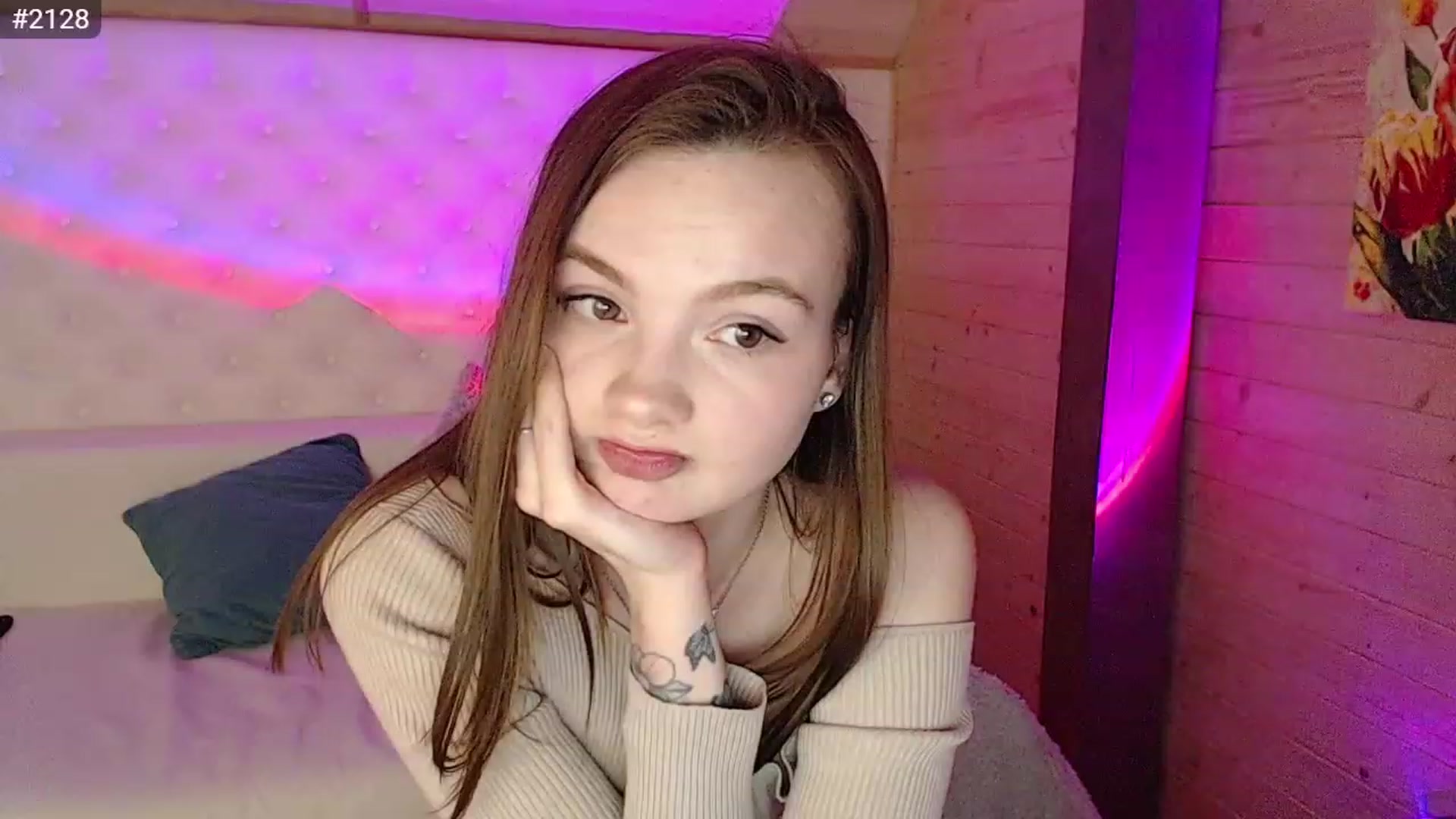 Gallery image thumbnail from sashacom's myfreecams stream on, 03/05/2023, 22:15 image 19 of 20