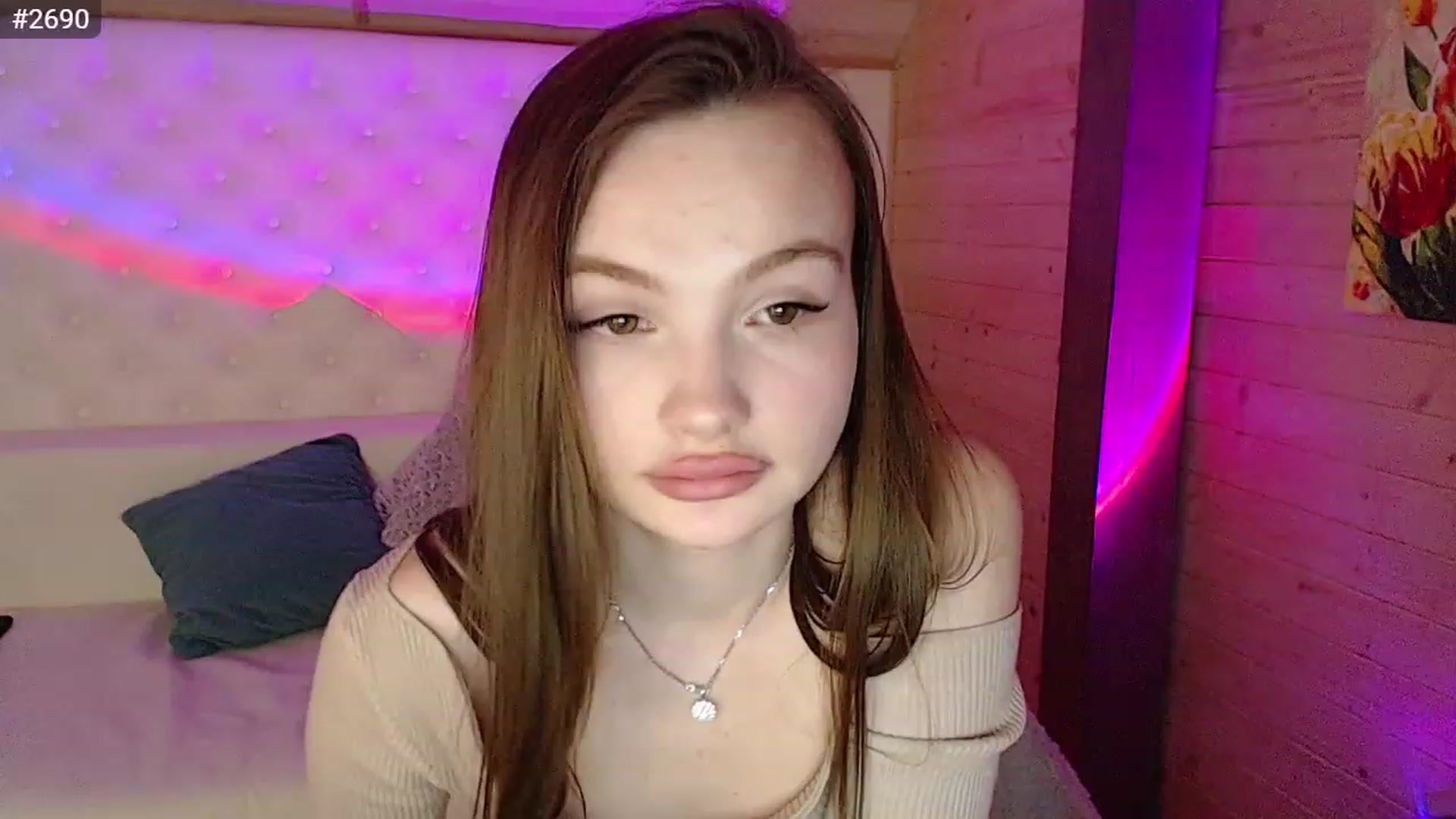 Gallery image thumbnail from sashacom's myfreecams stream on, 03/05/2023, 22:15 image 17 of 20