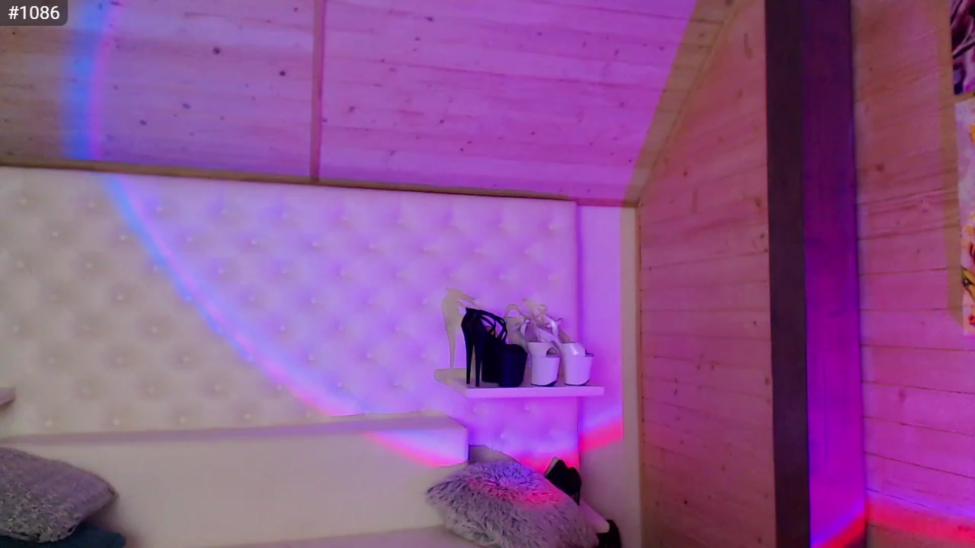 Gallery image thumbnail from sashacom's myfreecams stream on, 03/07/2023, 20:54 image 18 of 20