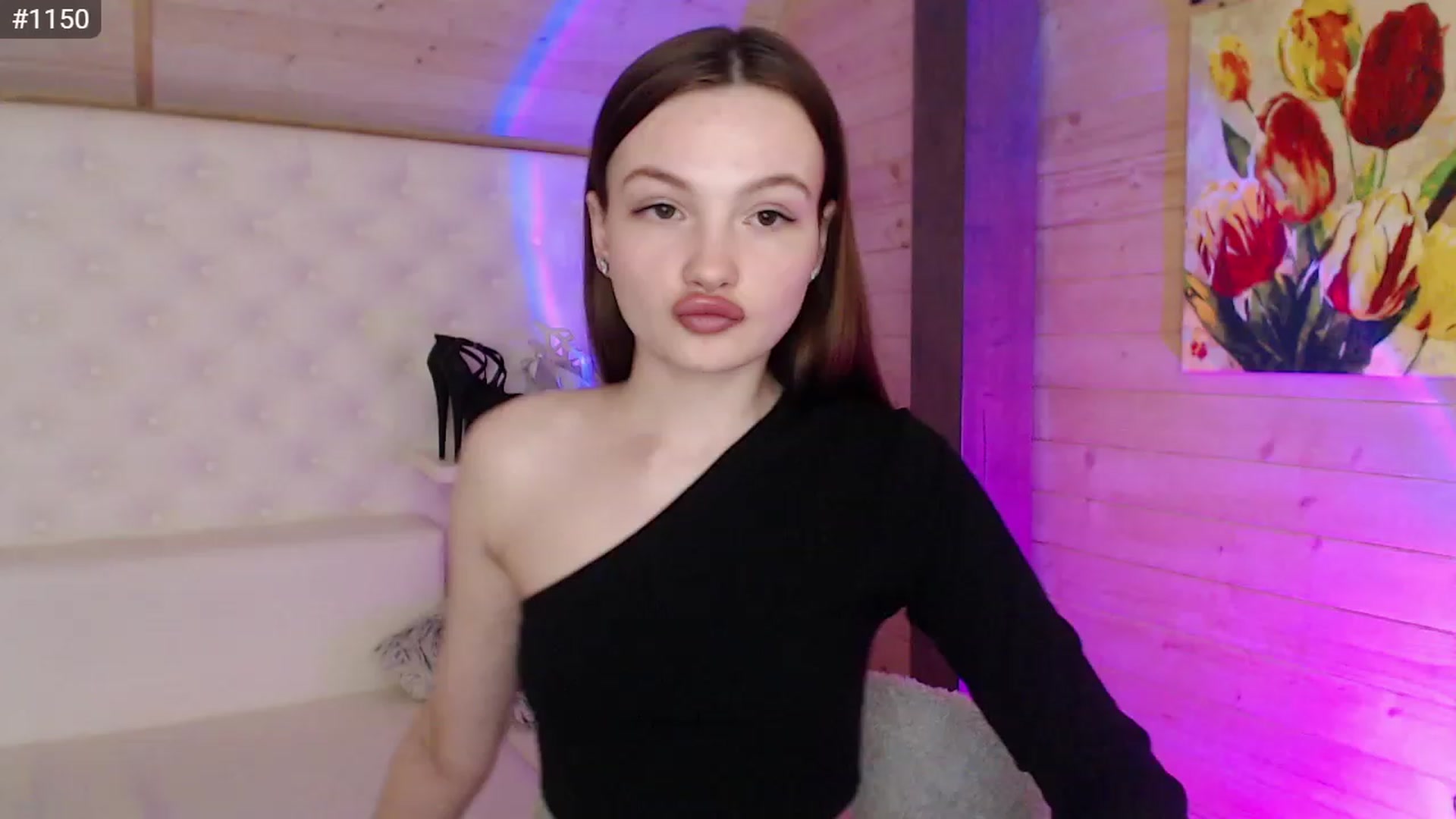 Gallery image thumbnail from sashacom's myfreecams stream on, 03/08/2023, 22:18 image 9 of 20