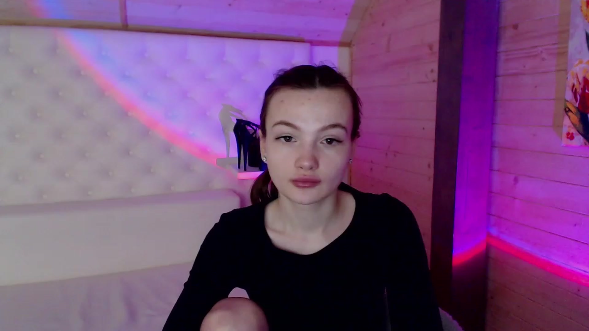 Gallery image thumbnail from sashacom's myfreecams stream on, 03/09/2023, 12:03 image 18 of 20