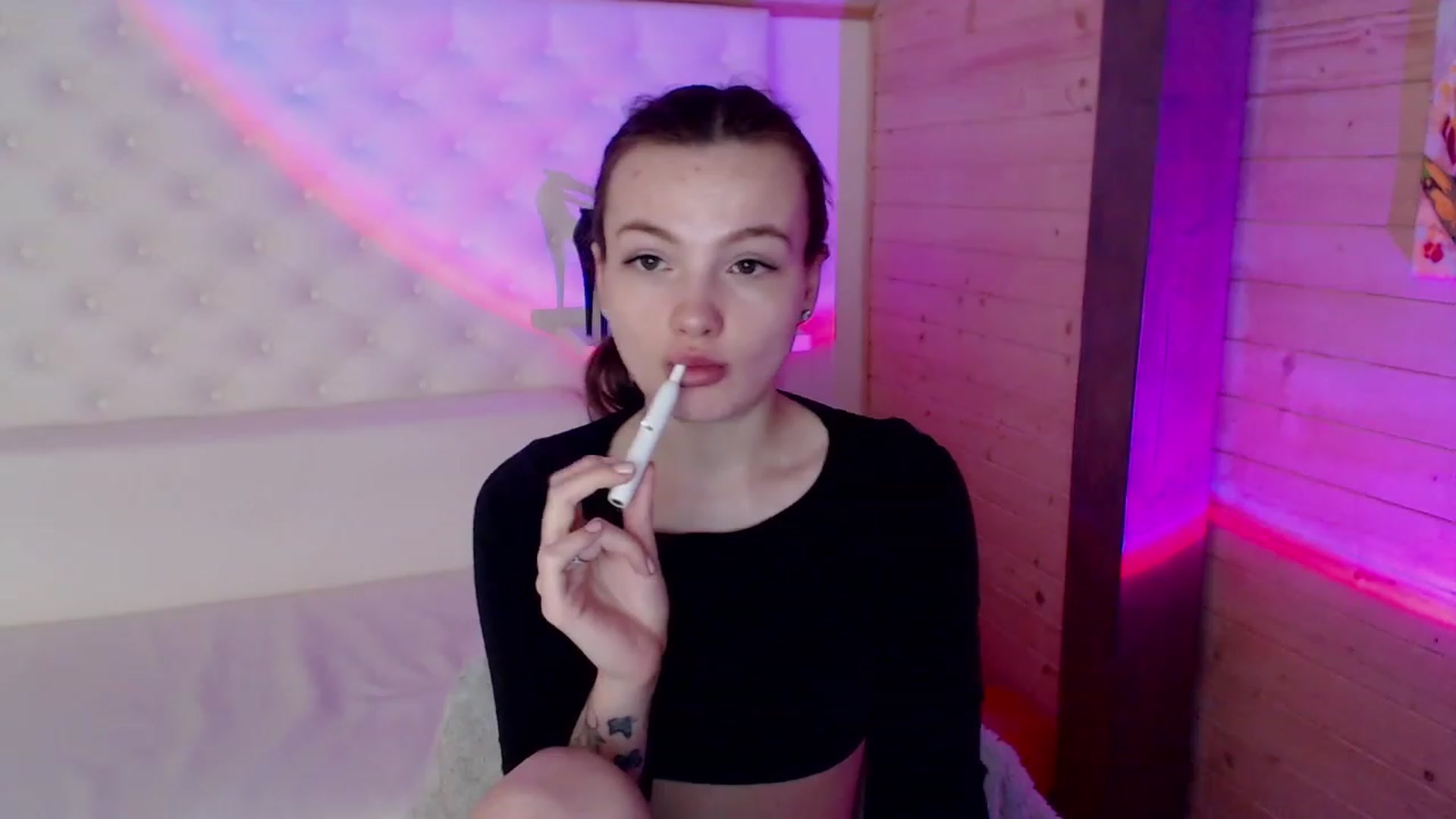 Gallery image thumbnail from sashacom's myfreecams stream on, 03/09/2023, 12:03 image 12 of 20