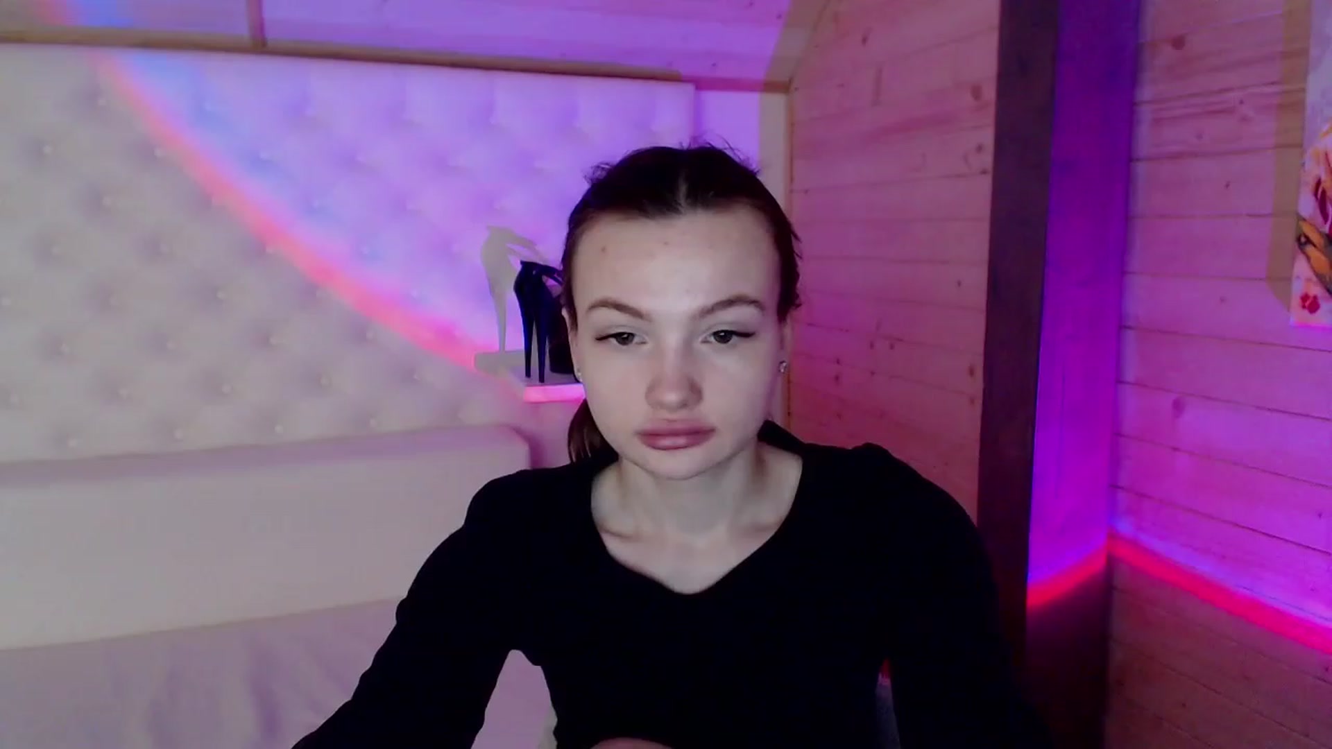 Gallery image thumbnail from sashacom's myfreecams stream on, 03/09/2023, 12:03 image 19 of 20