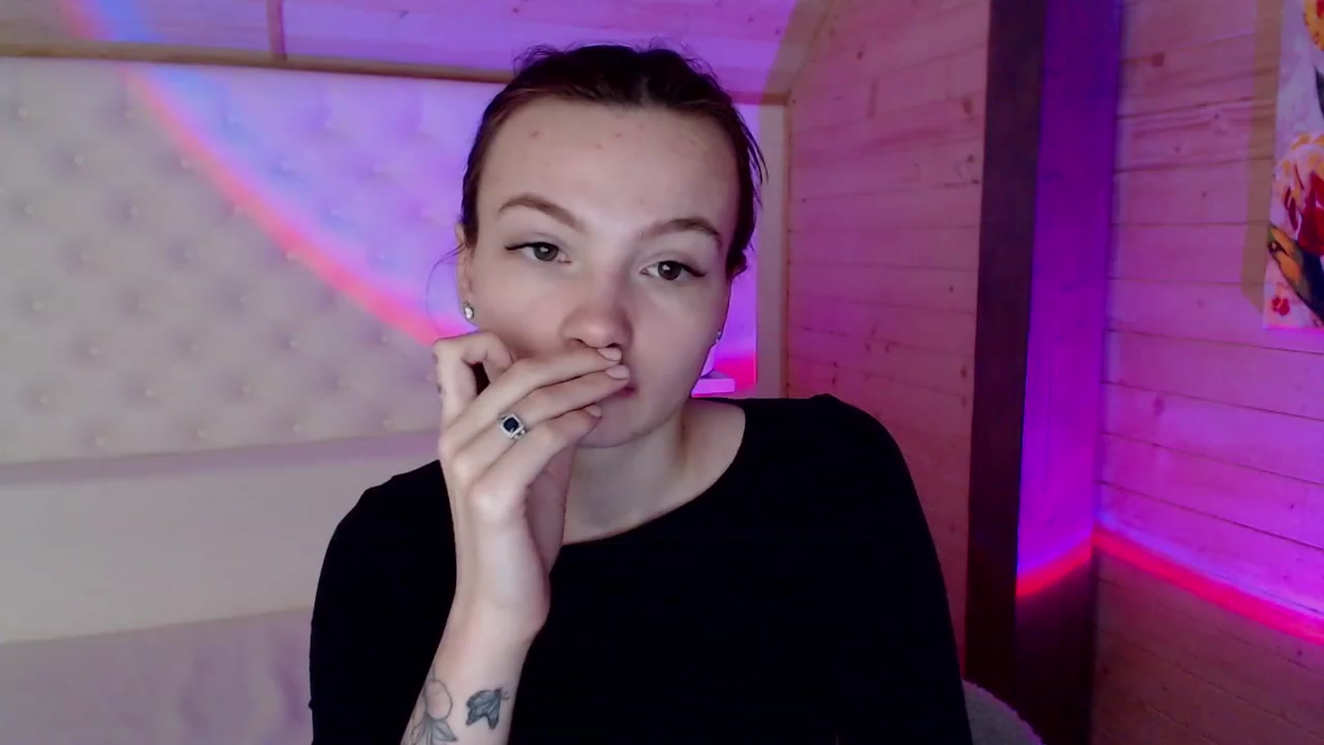 Gallery image thumbnail from sashacom's myfreecams stream on, 03/09/2023, 12:03 image 17 of 20