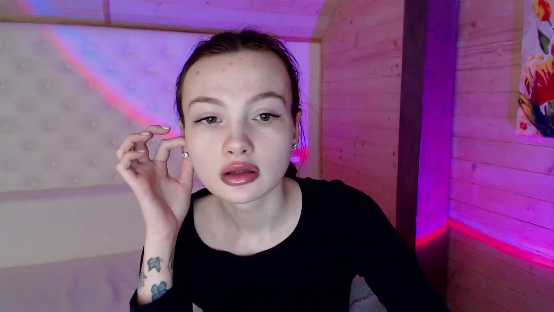 Gallery image thumbnail from sashacom's myfreecams stream on, 03/09/2023, 13:32 image 10 of 20