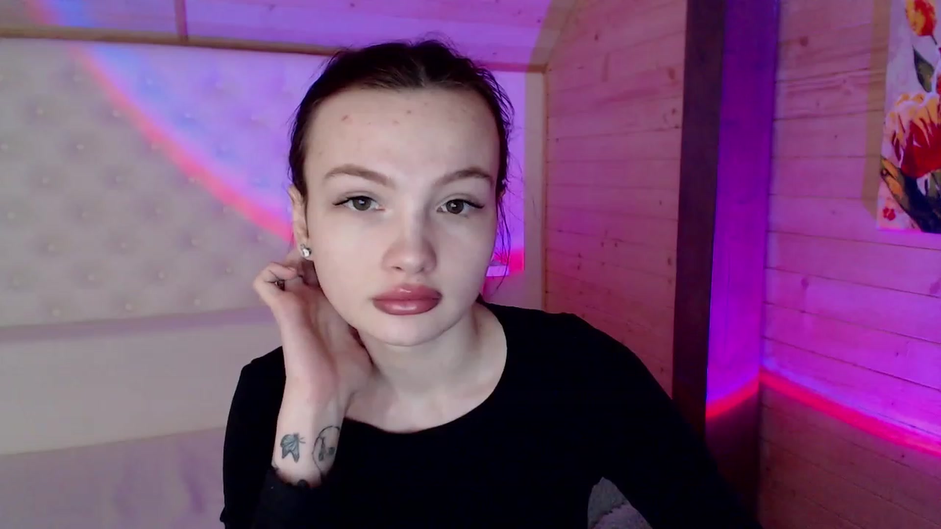 Gallery image thumbnail from sashacom's myfreecams stream on, 03/09/2023, 13:32 image 7 of 20