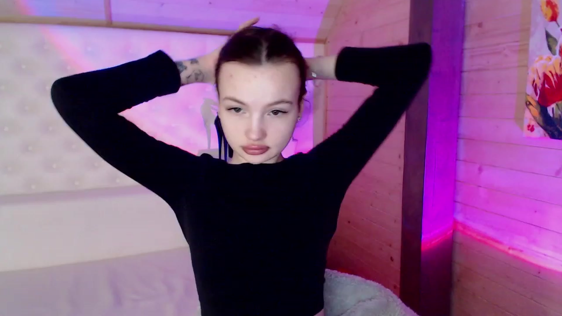 Gallery image thumbnail from sashacom's myfreecams stream on, 03/09/2023, 13:32 image 17 of 20