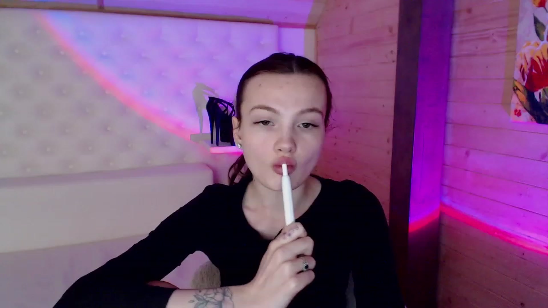 Gallery image thumbnail from sashacom's myfreecams stream on, 03/09/2023, 17:27 image 11 of 20