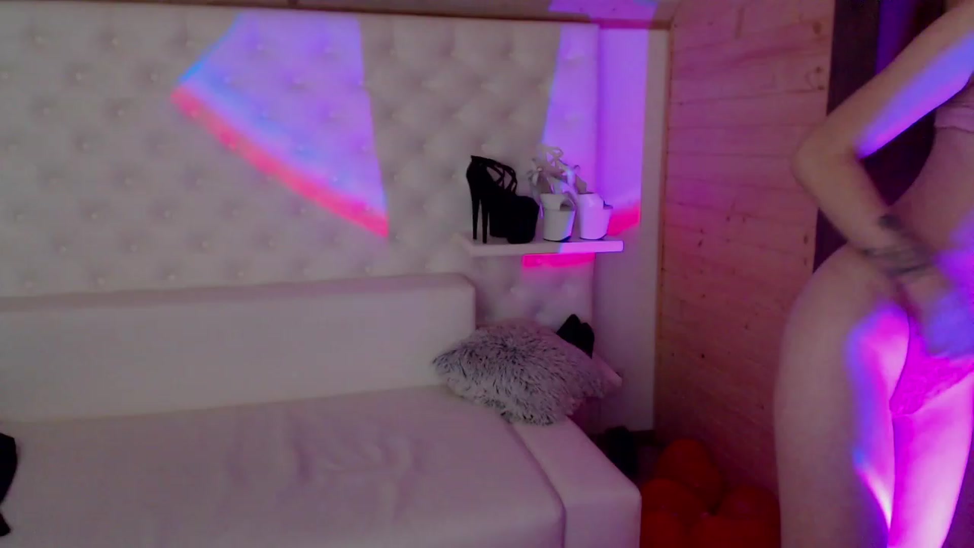 Gallery image thumbnail from sashacom's myfreecams stream on, 03/09/2023, 20:14 image 6 of 20