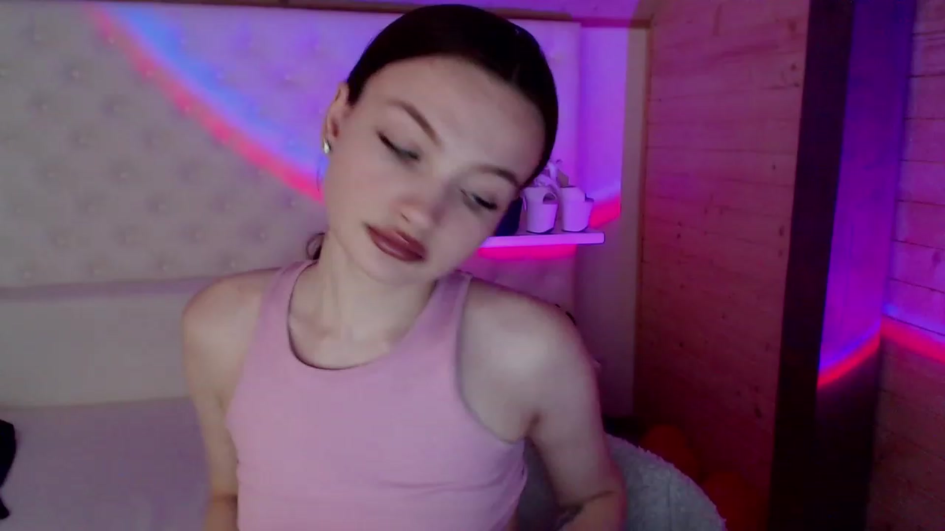 Gallery image thumbnail from sashacom's myfreecams stream on, 03/09/2023, 20:14 image 8 of 20
