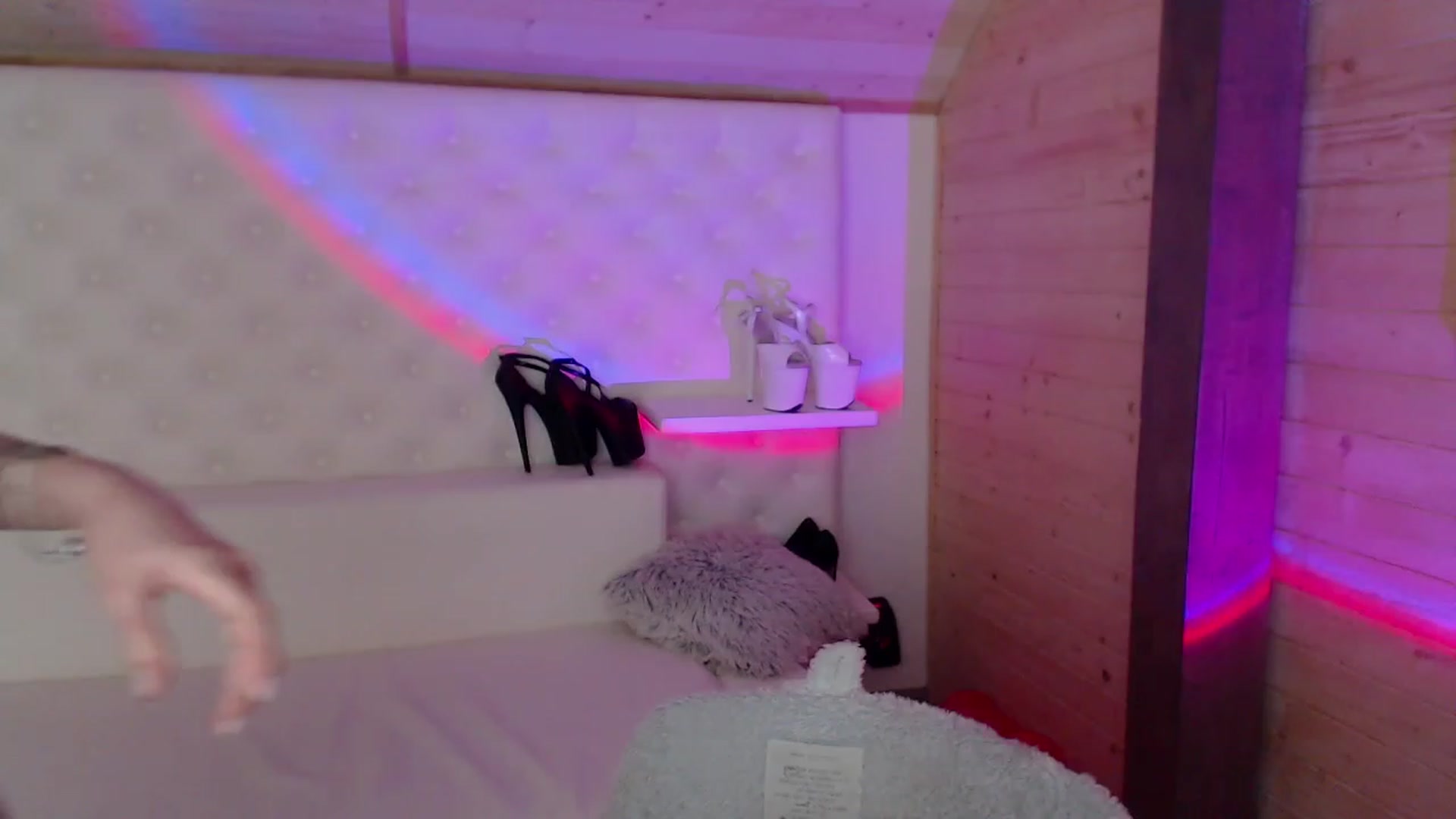Gallery image thumbnail from sashacom's myfreecams stream on, 03/10/2023, 19:48 image 6 of 20