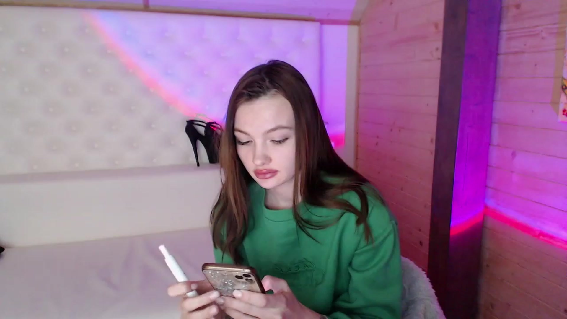 Gallery image thumbnail from sashacom's myfreecams stream on, 03/11/2023, 21:13 image 16 of 20