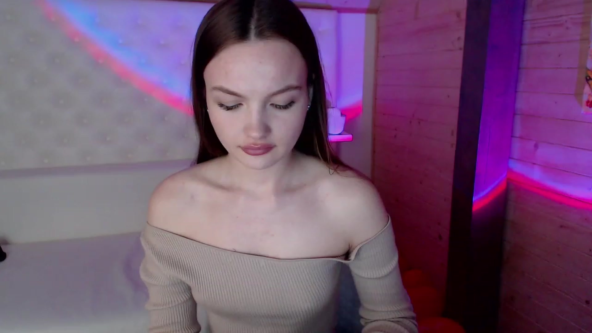 Gallery image thumbnail from sashacom's myfreecams stream on, 03/14/2023, 21:12 image 1 of 20