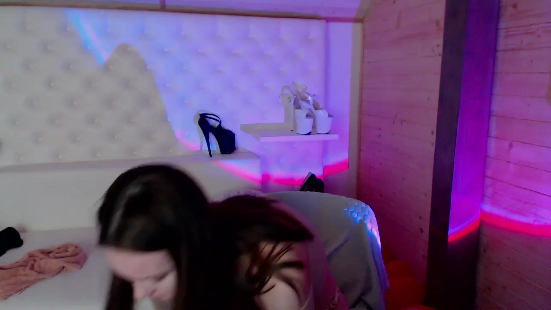 Gallery image thumbnail from sashacom's myfreecams stream on, 03/14/2023, 23:53 image 8 of 20